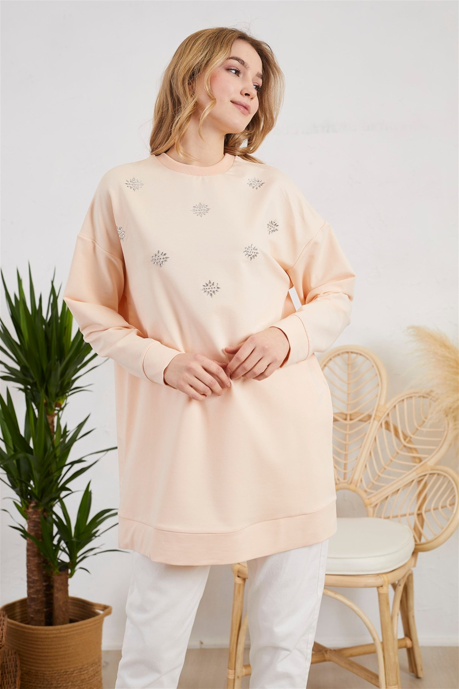 TAŞ DETAYLI SWEATSHIRT