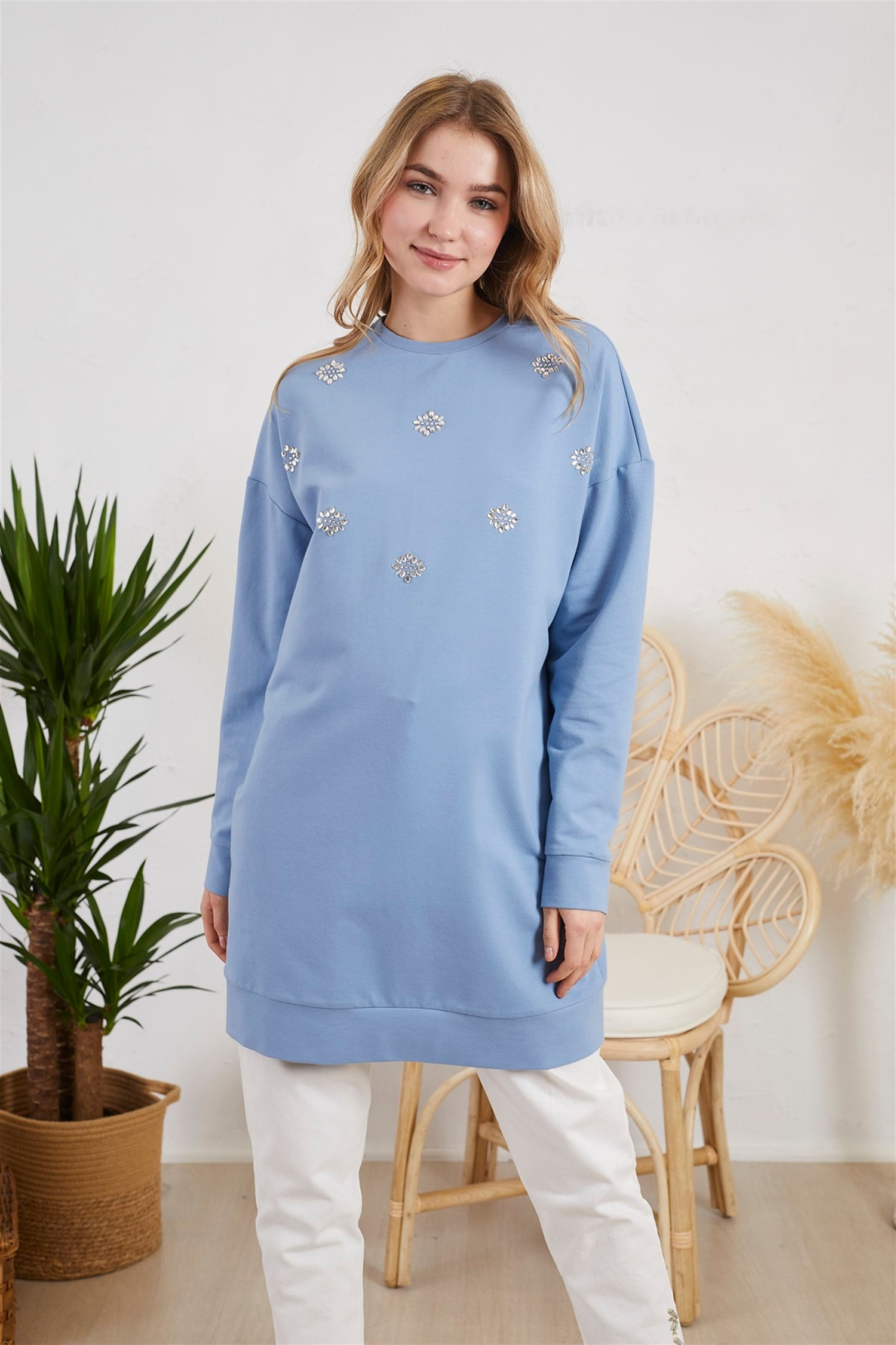 TAŞ DETAYLI SWEATSHIRT