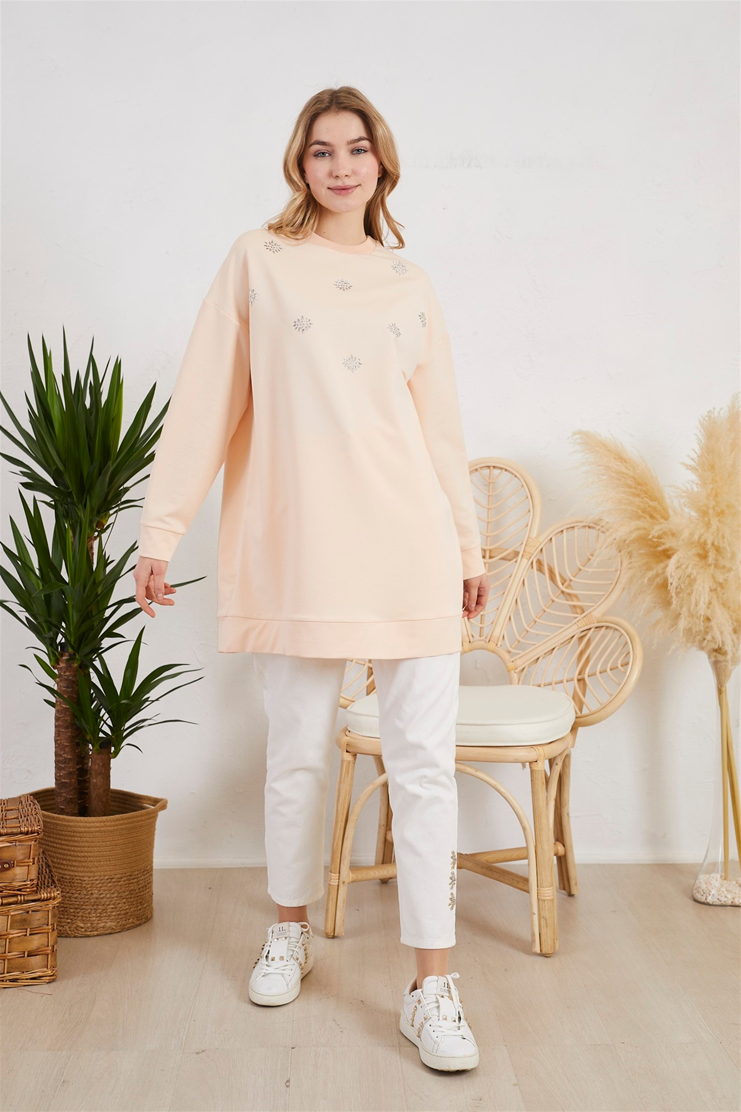 TAŞ DETAYLI SWEATSHIRT