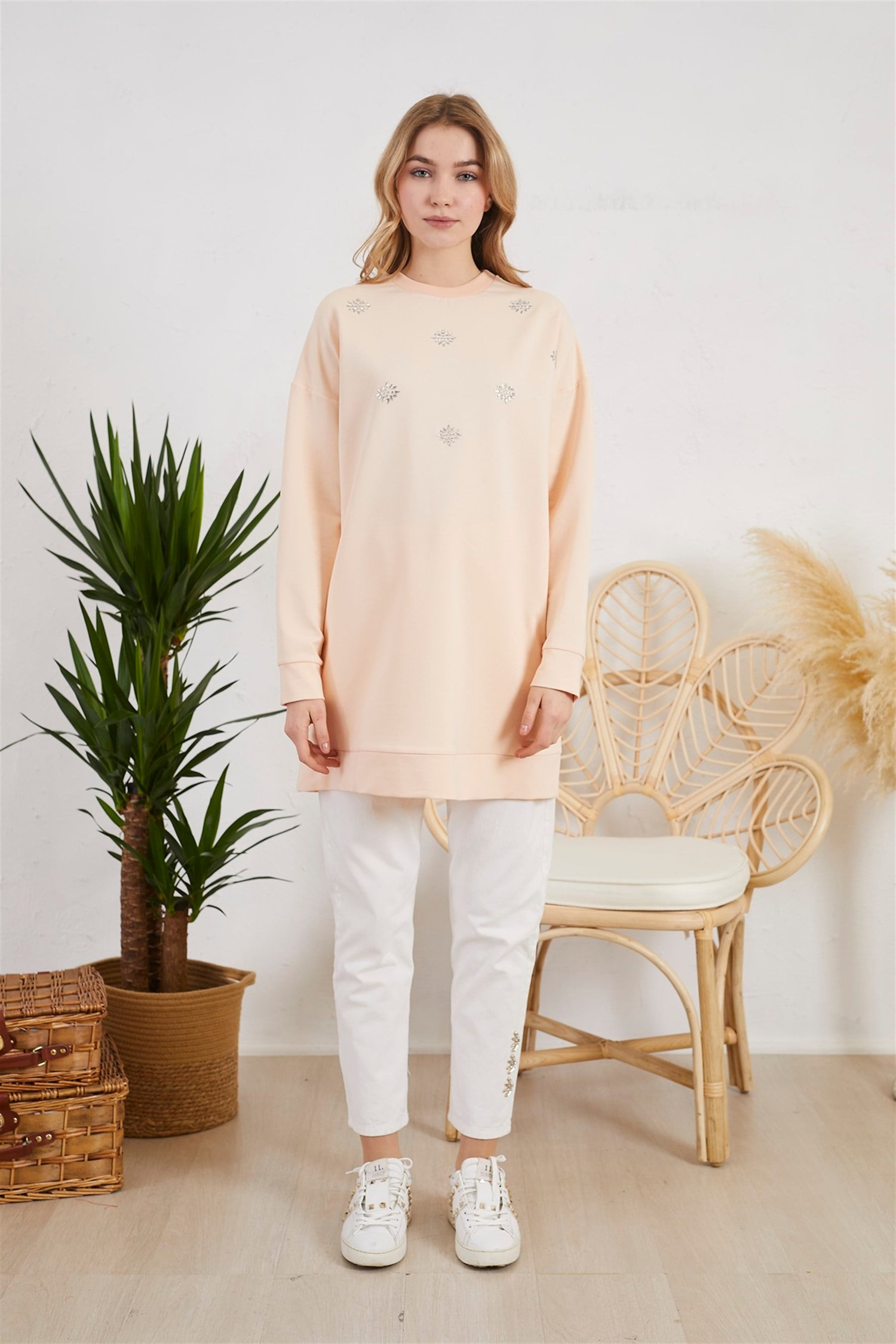 TAŞ DETAYLI SWEATSHIRT