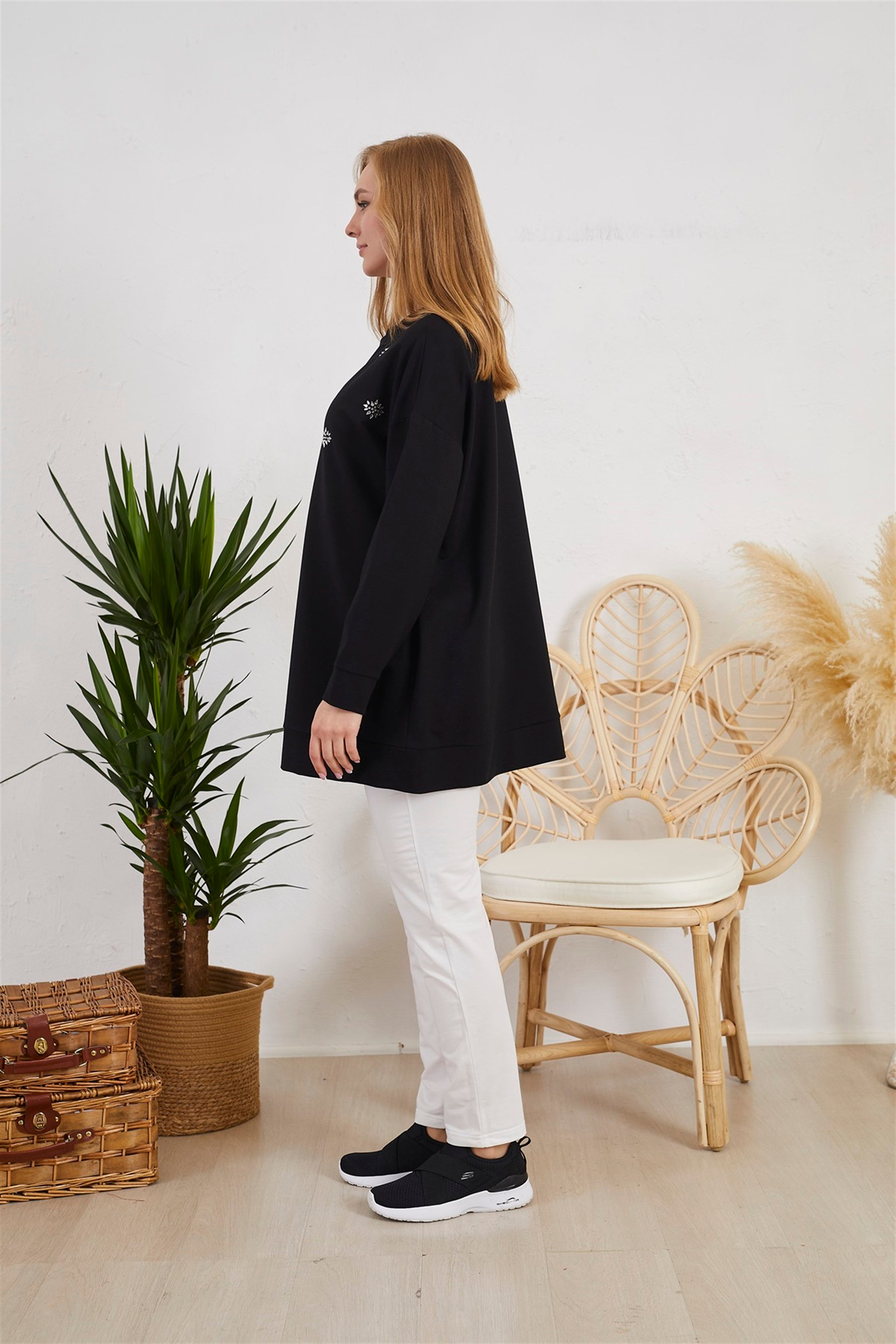 TAŞ DETAYLI SWEATSHIRT