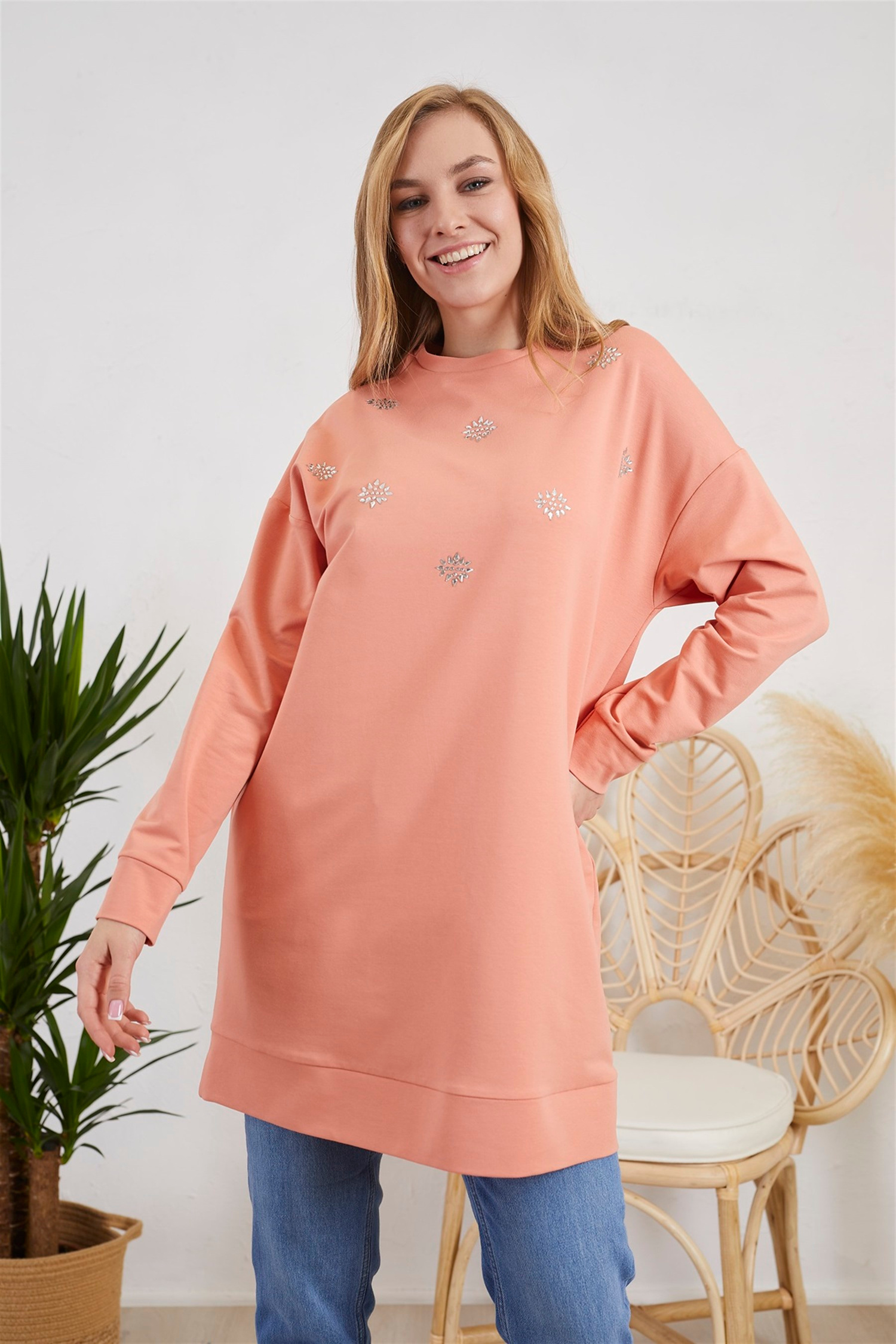 TAŞ DETAYLI SWEATSHIRT