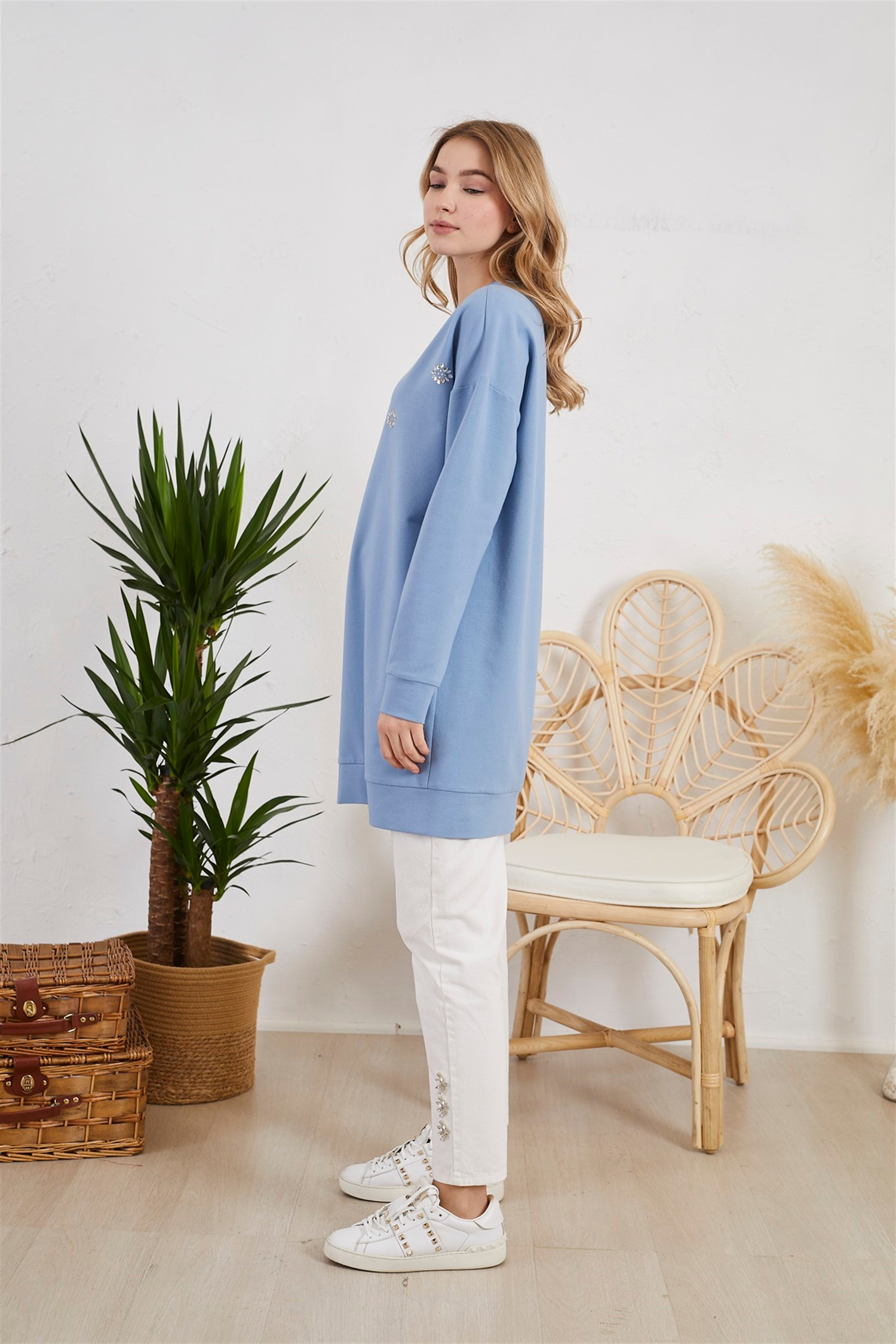 TAŞ DETAYLI SWEATSHIRT