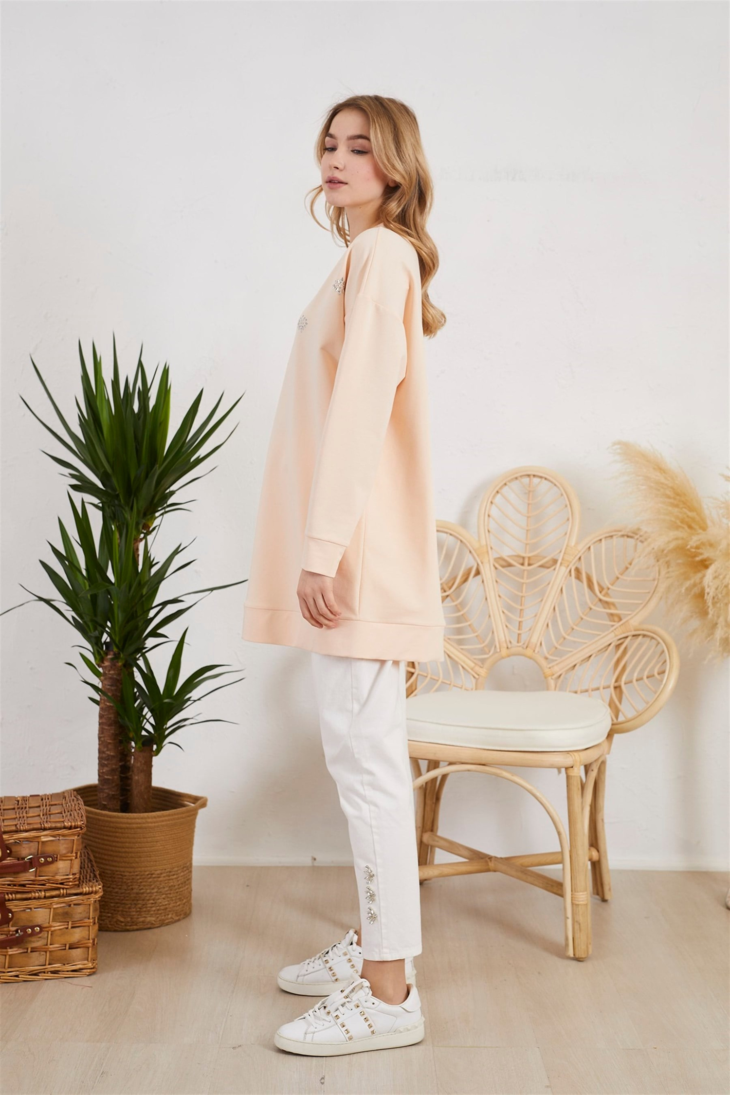 TAŞ DETAYLI SWEATSHIRT