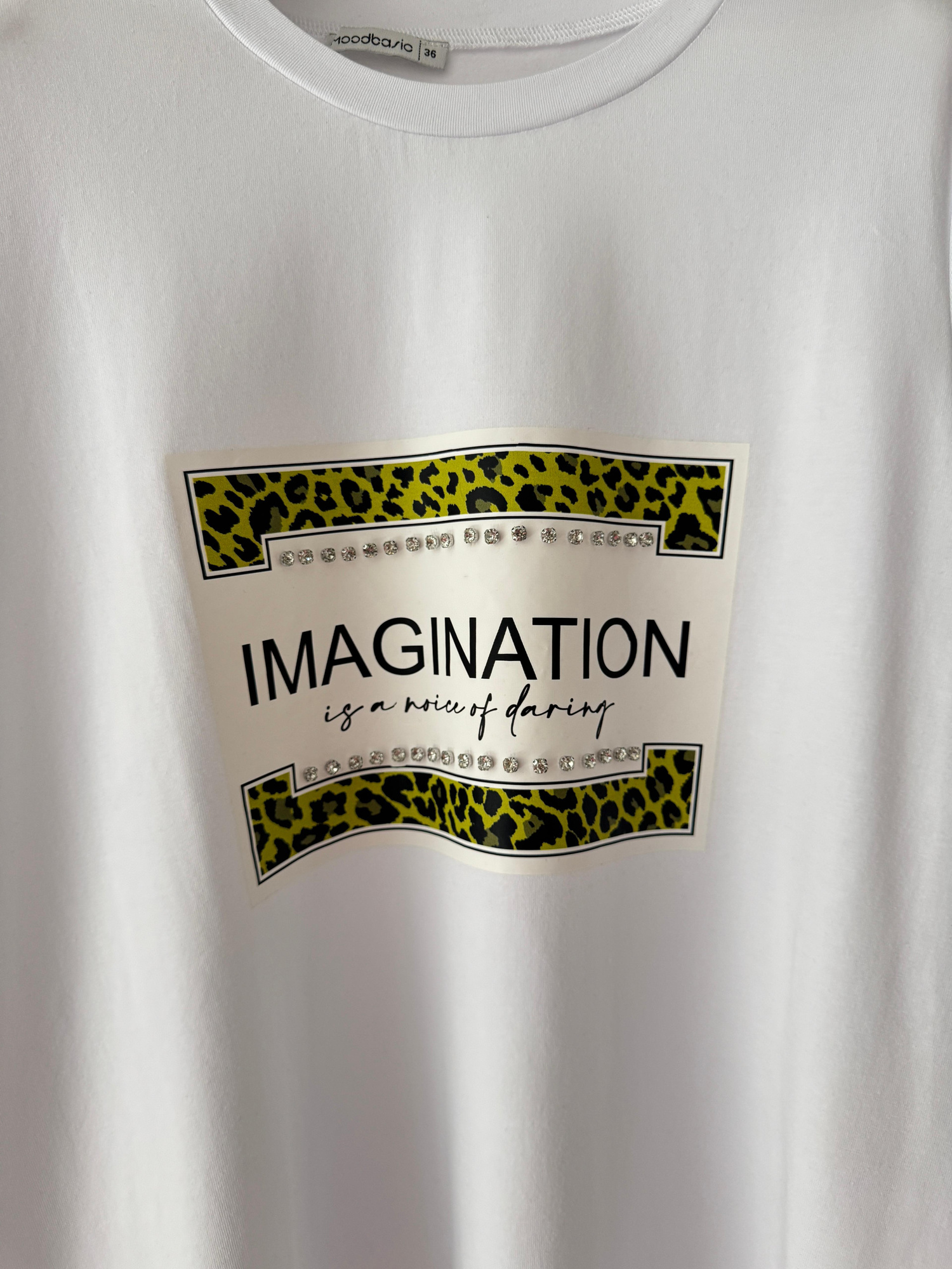 TAŞLI BASKILI TSHIRT