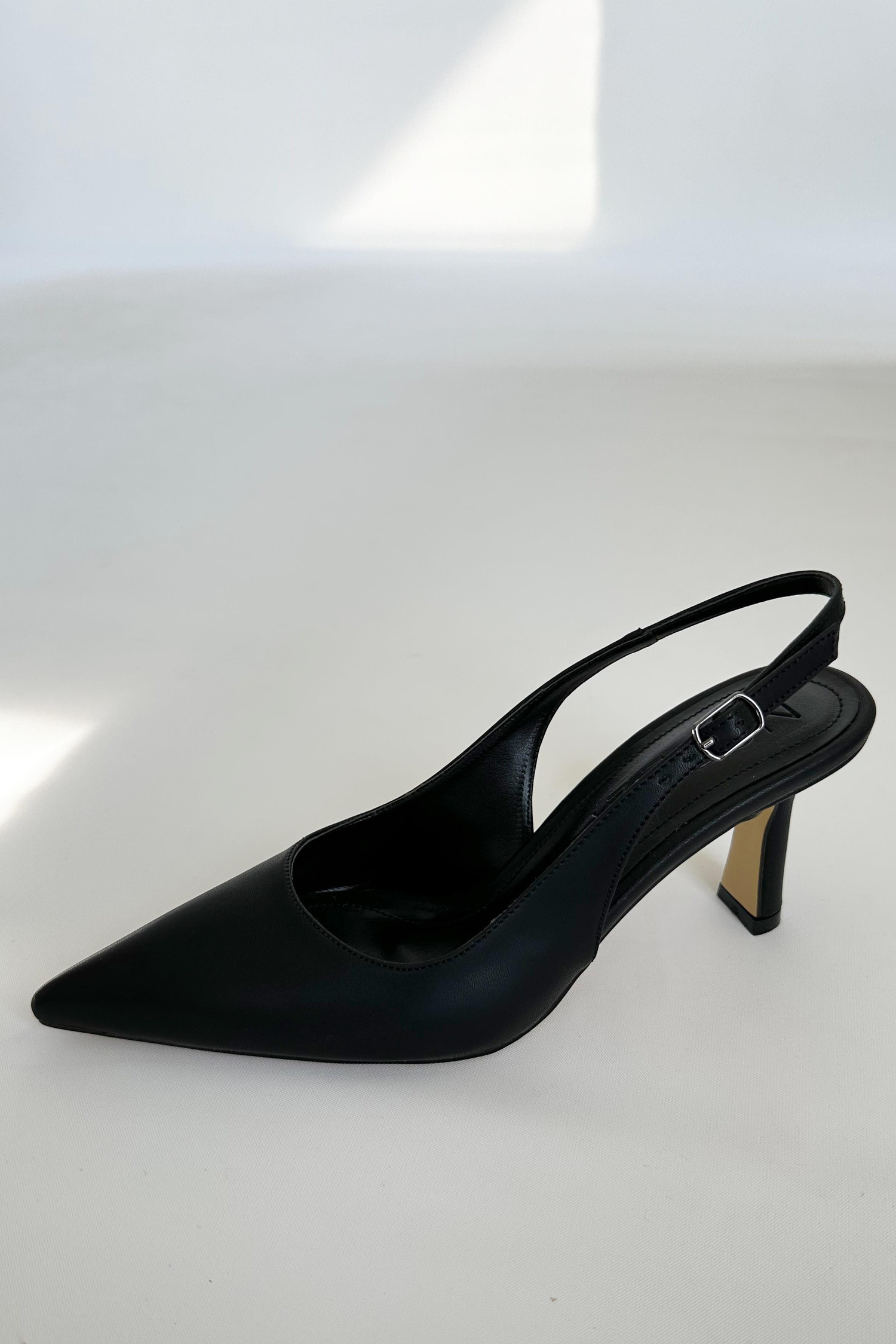 Ash Siyah Stiletto
