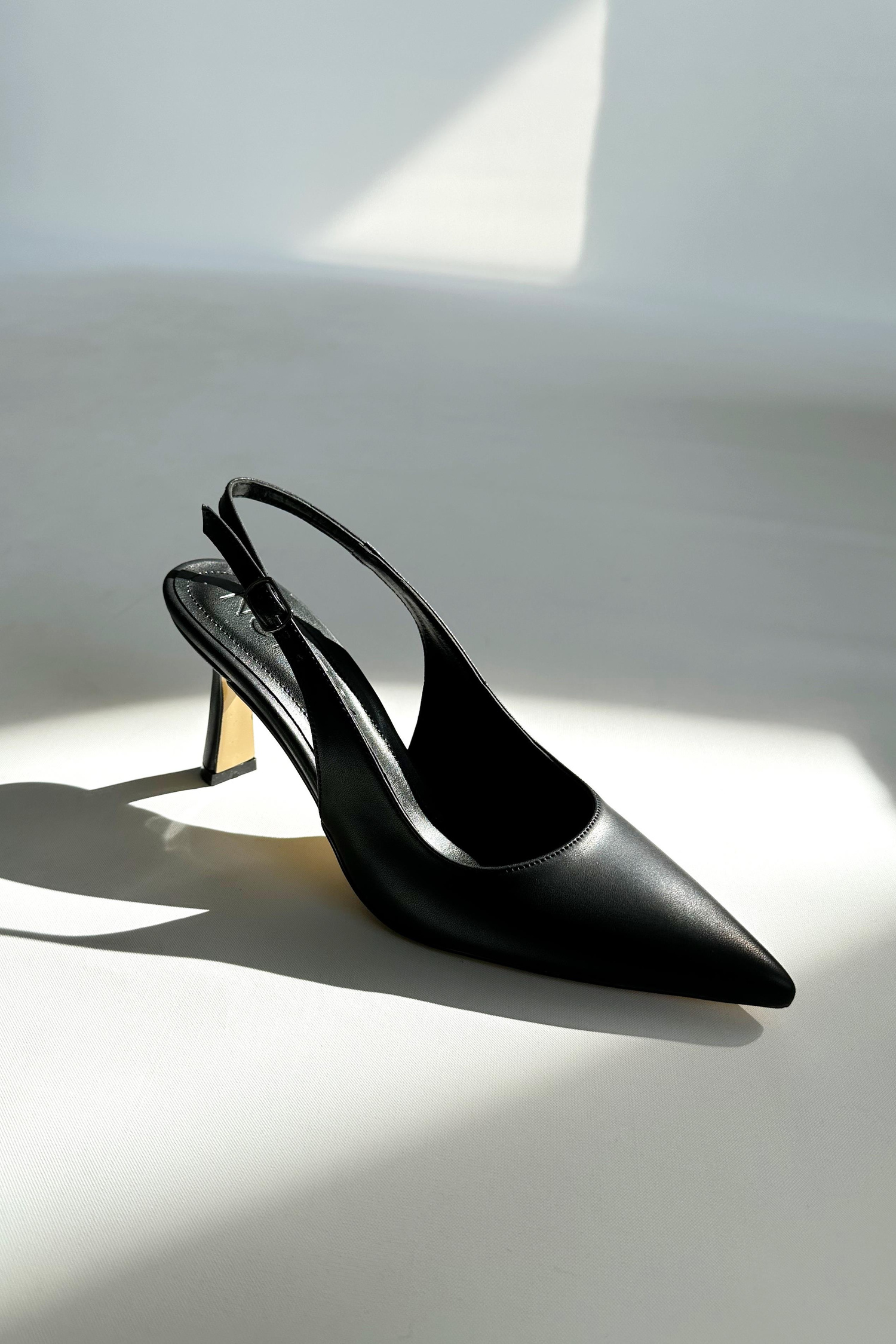 Ash Siyah Stiletto