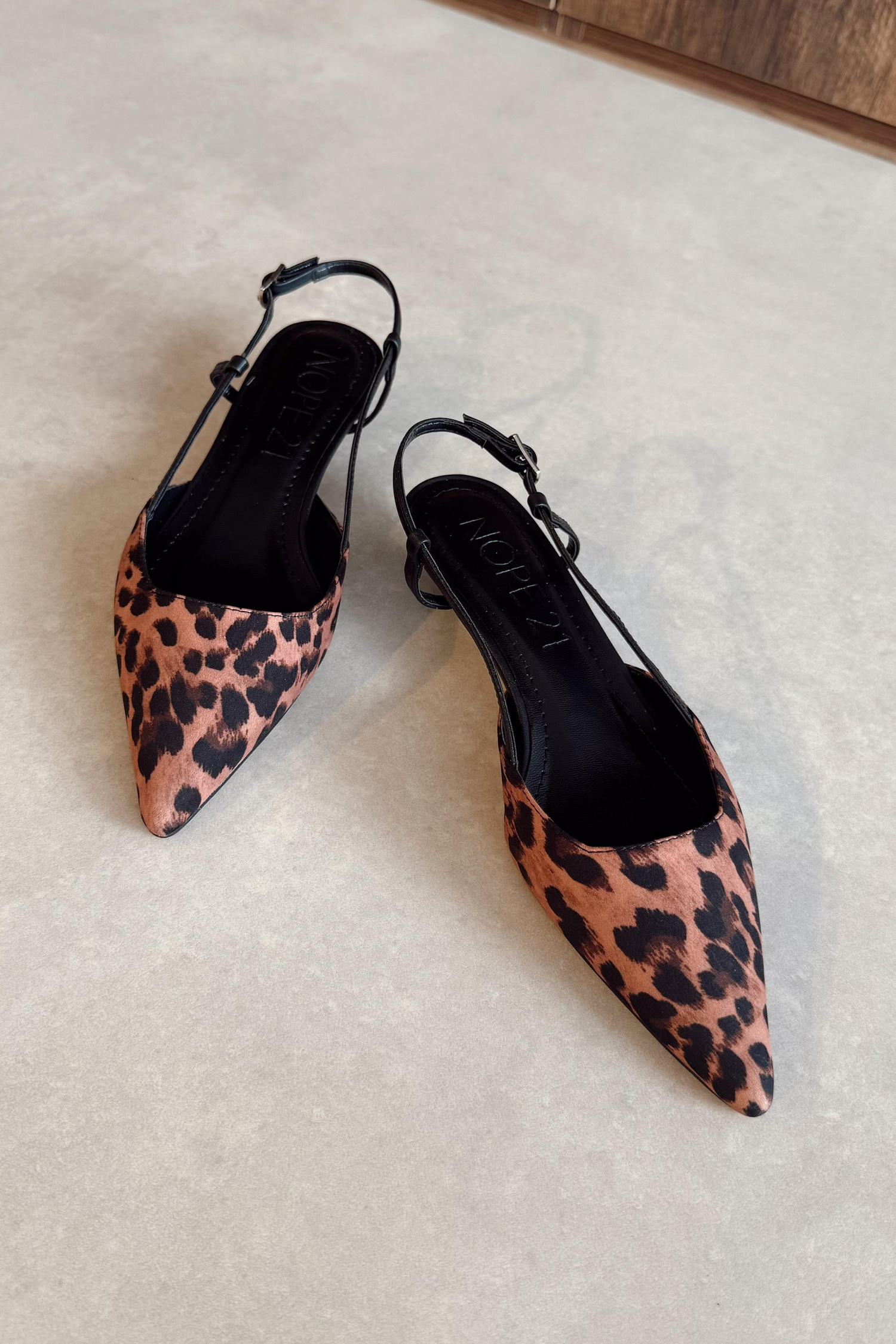 Cherry Leopar Desenli Mini Topuklu Ayakkabı