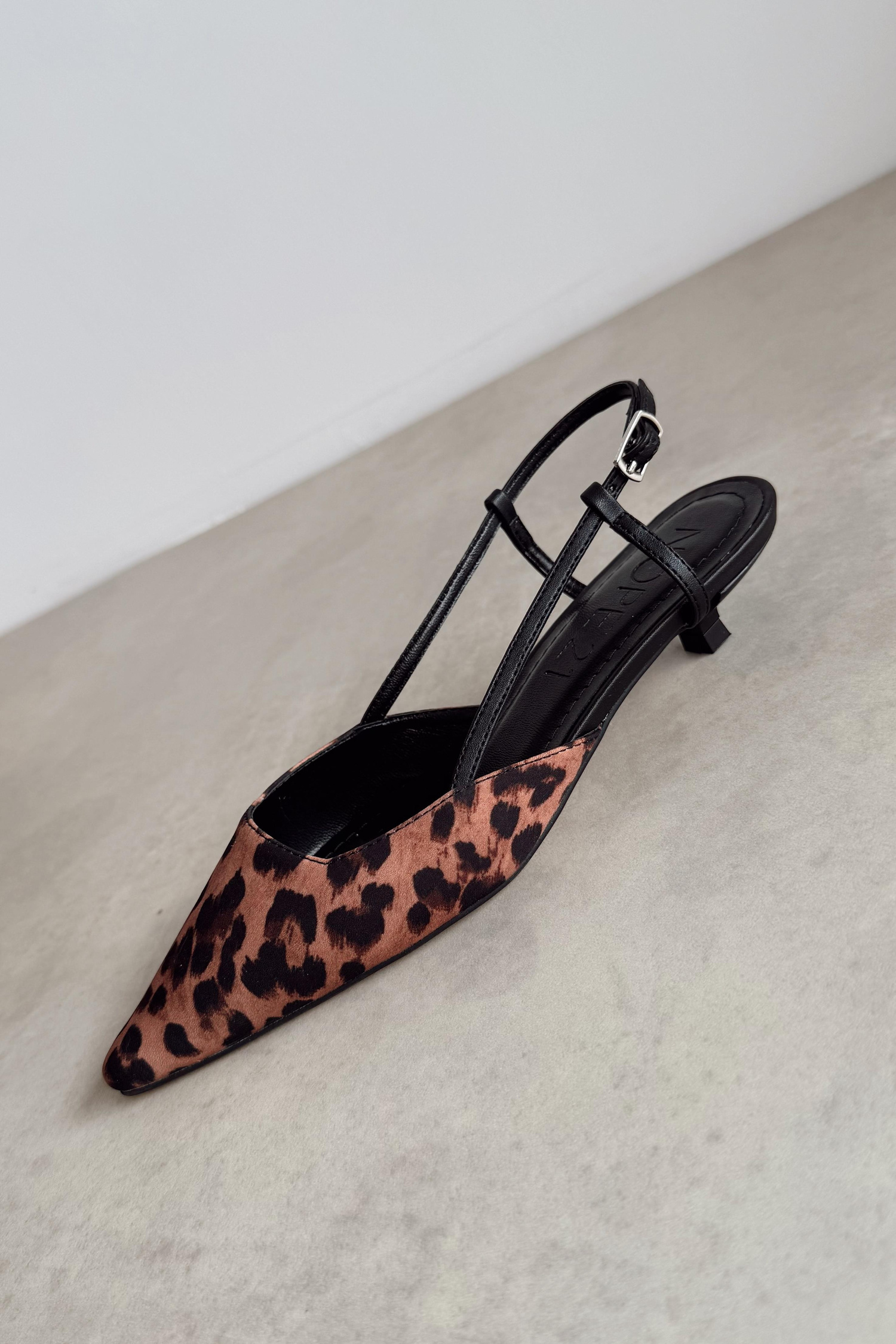 Cherry Leopar Desenli Mini Topuklu Ayakkabı