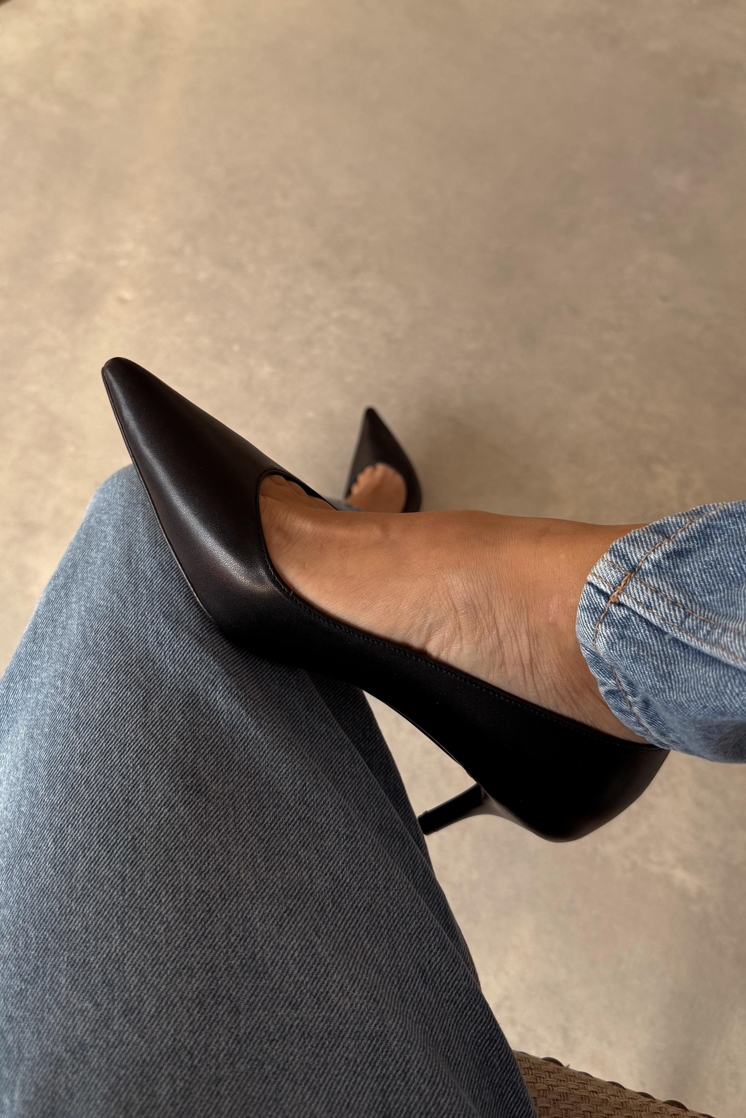 Sava Siyah Hakiki Deri Stiletto