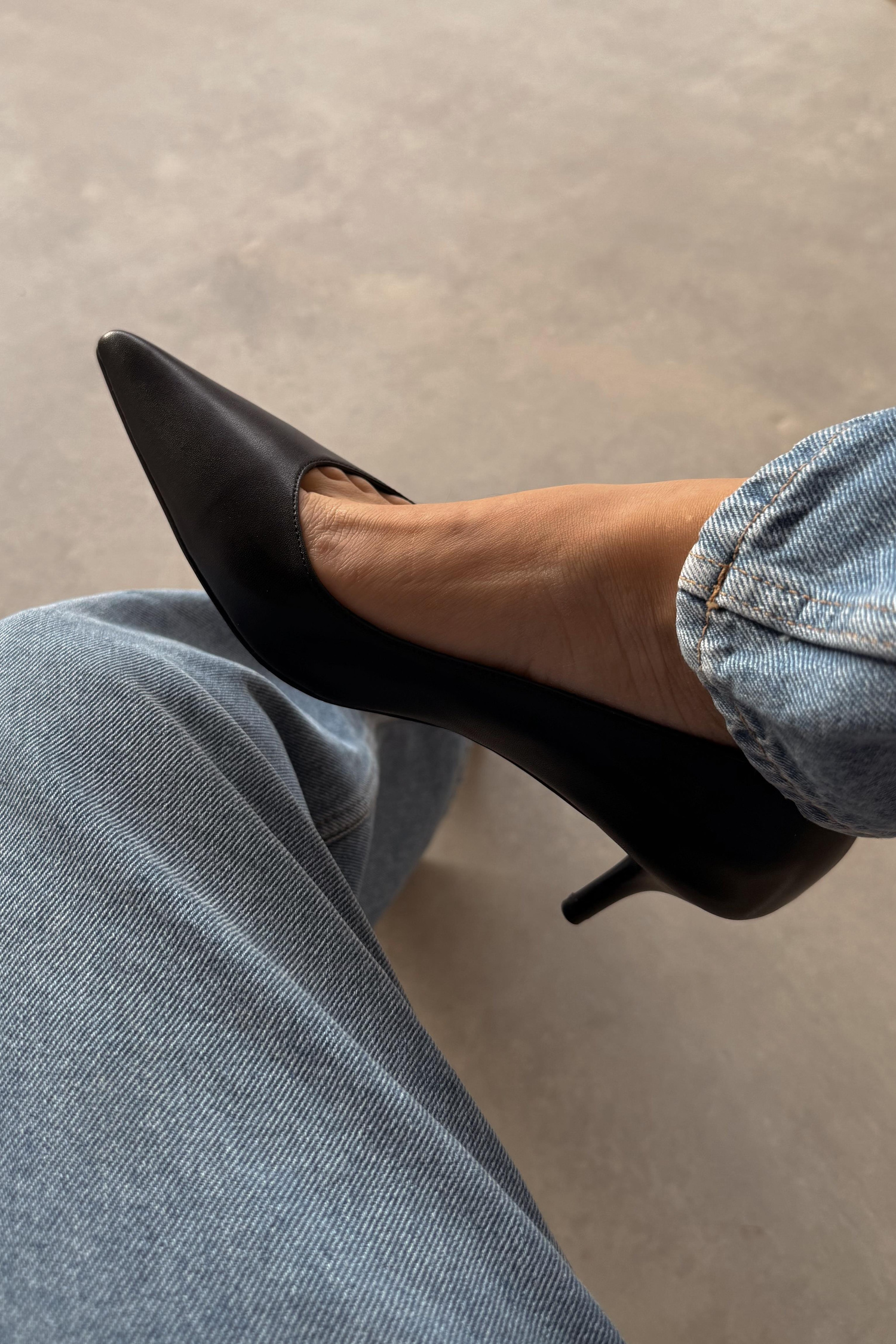 Sava Siyah Hakiki Deri Stiletto