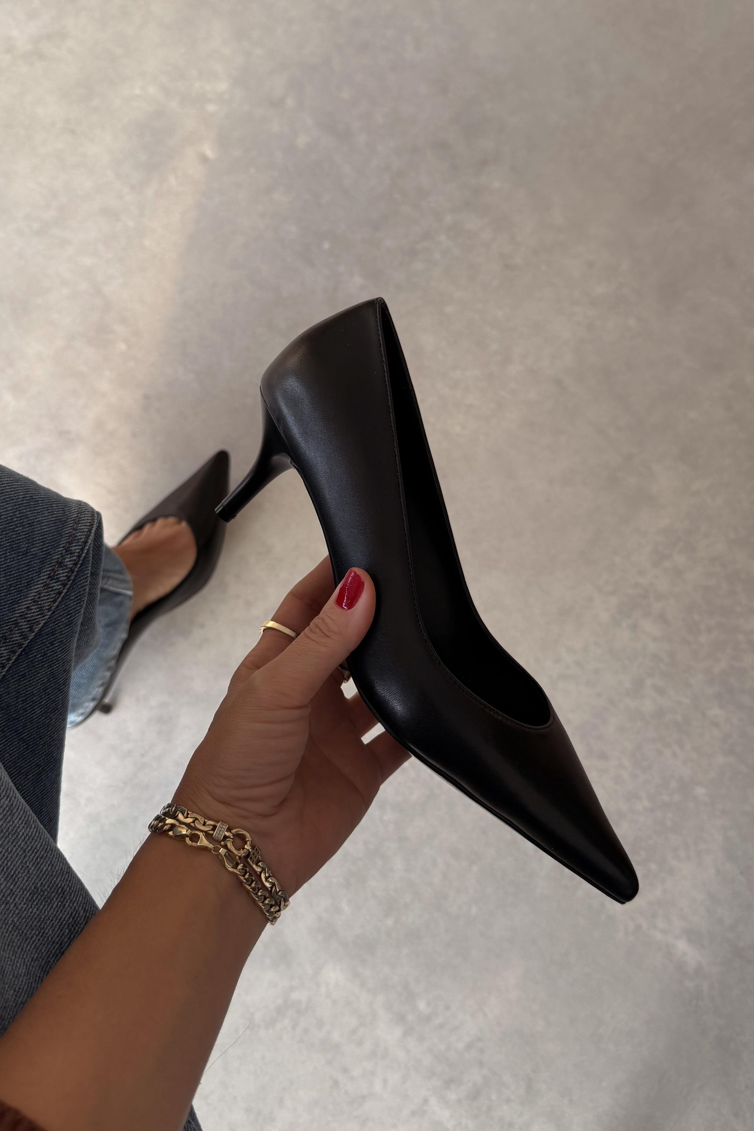 Sava Siyah Hakiki Deri Stiletto