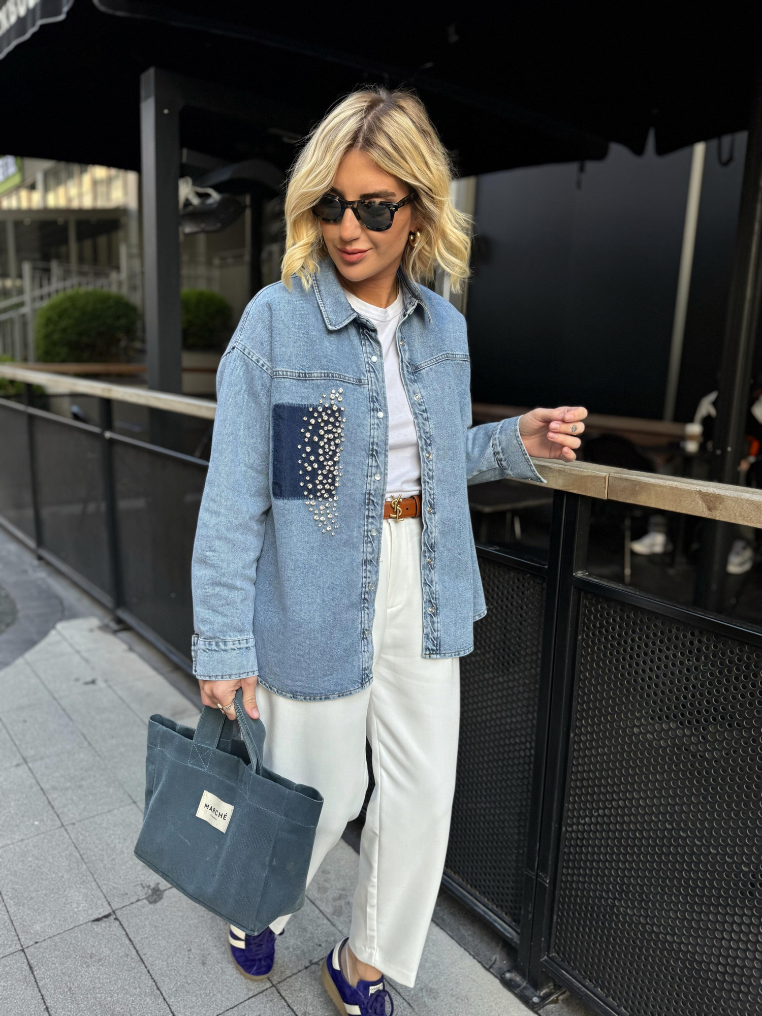 Orijinal Model Kristal Taş Detaylı Denim Gömlek