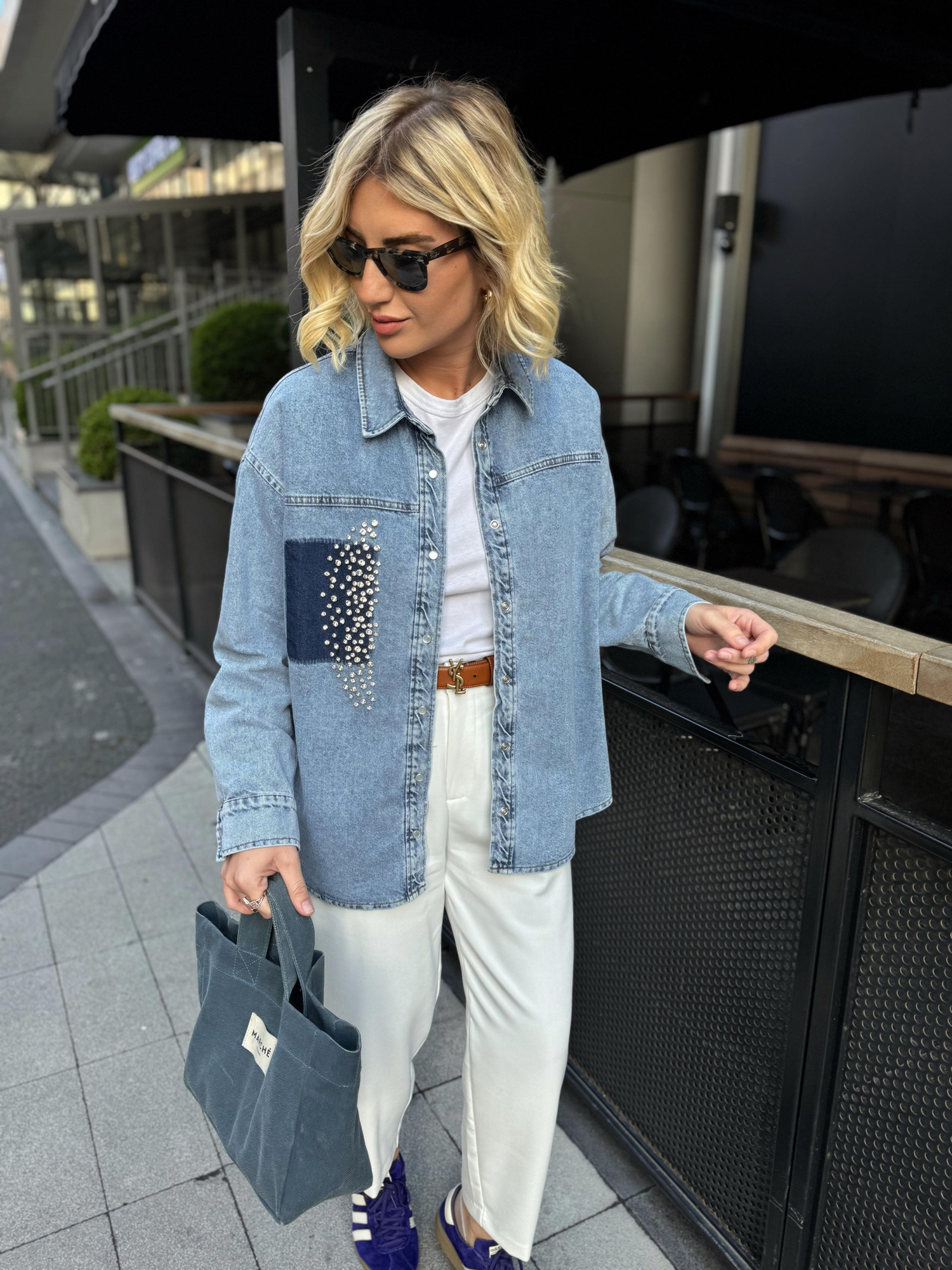Orijinal Model Kristal Taş Detaylı Denim Gömlek