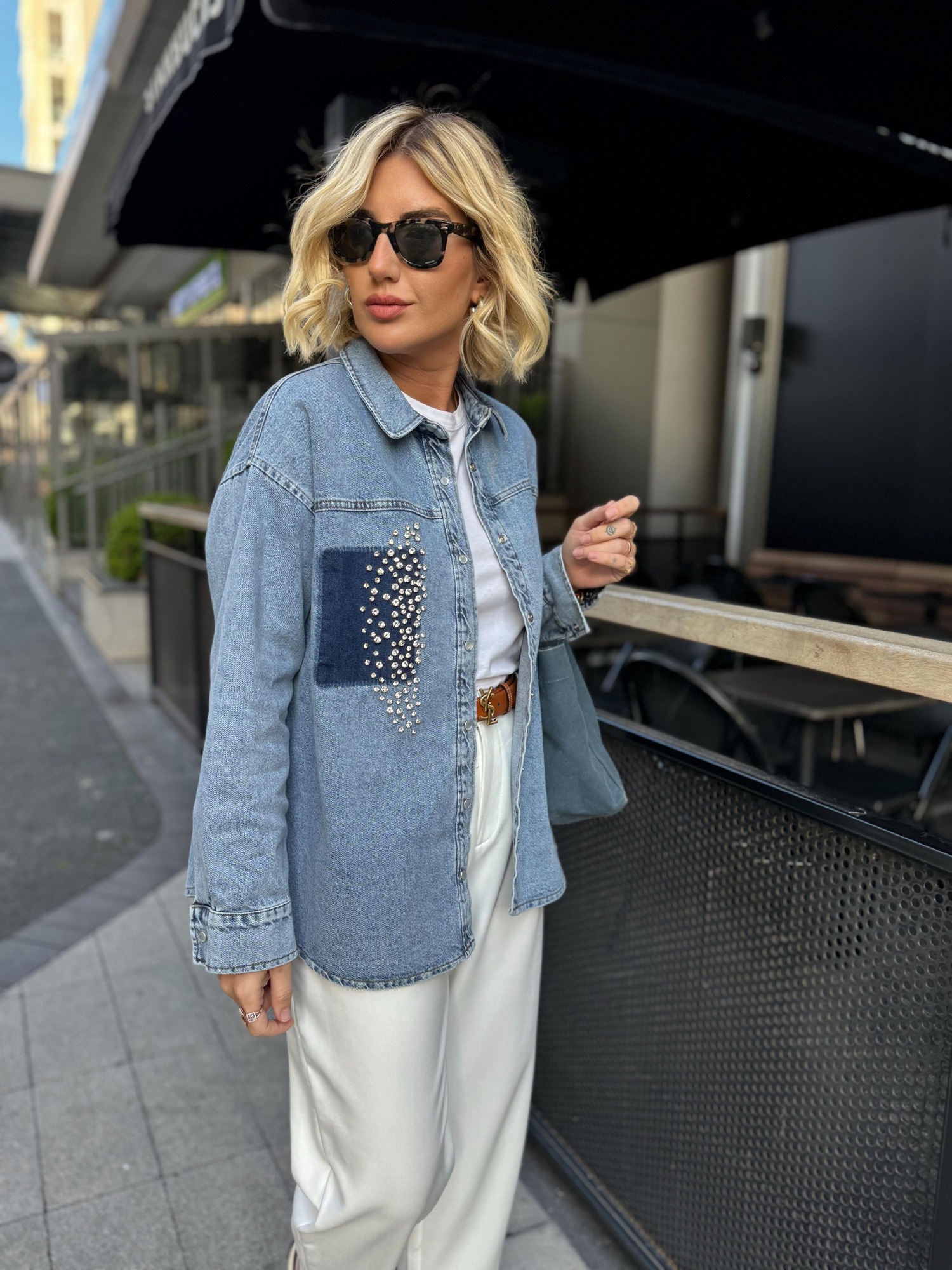 Orijinal Model Kristal Taş Detaylı Denim Gömlek