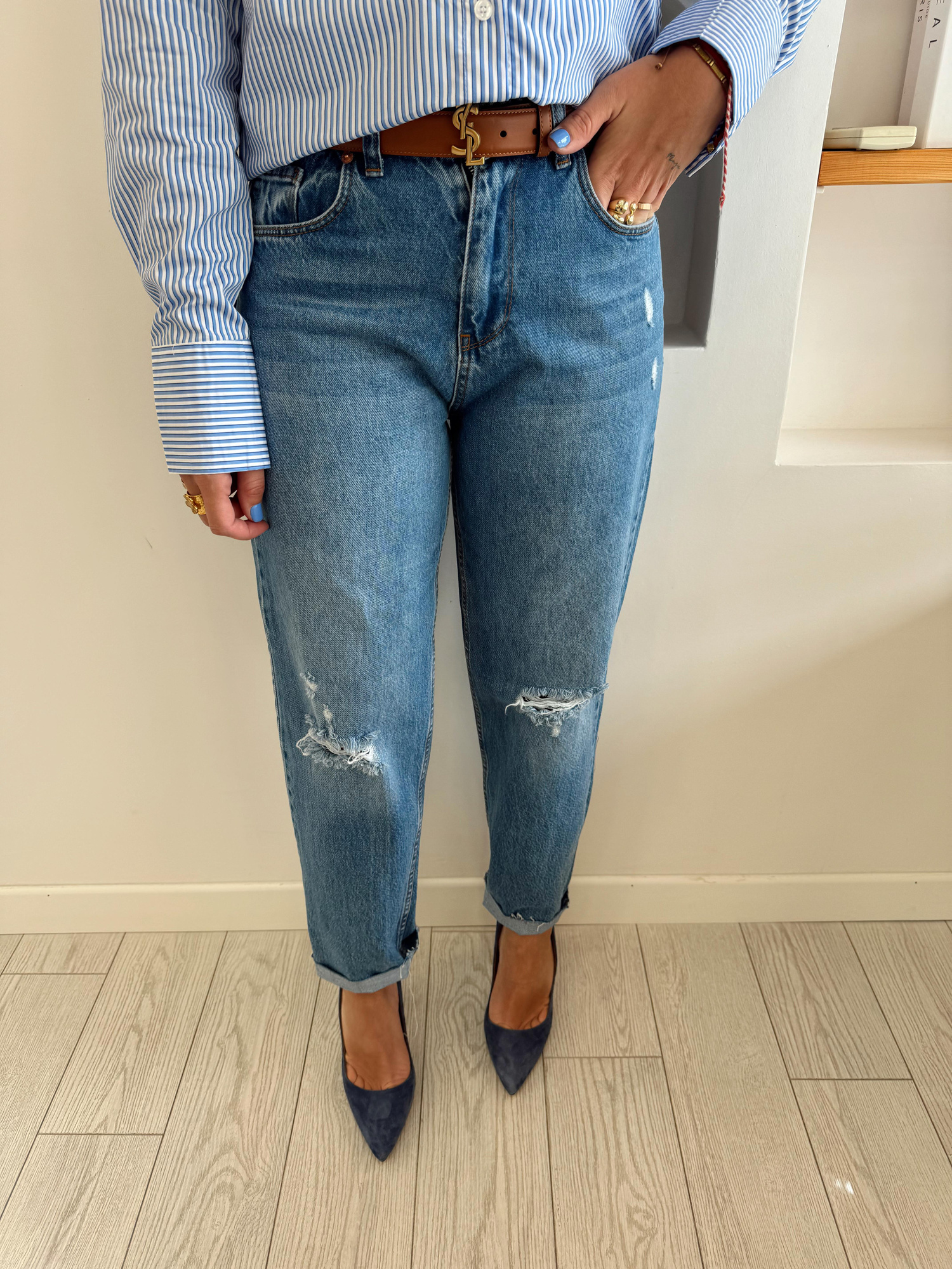 Orjinal Marka Yırtık Detaylı Mom Jean