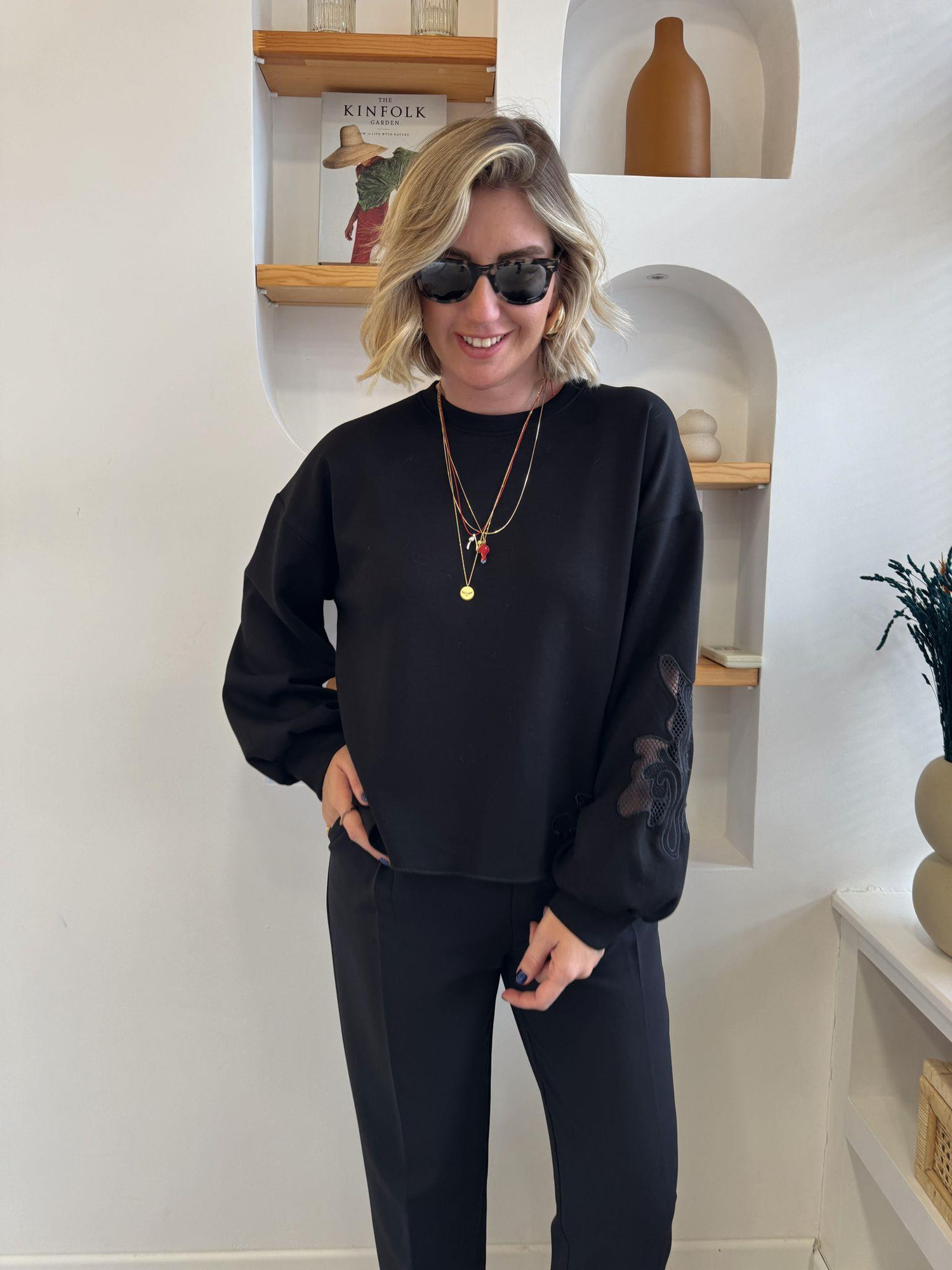 Orjinal Model Nakış Aplikeli Siyah Modal Sweat