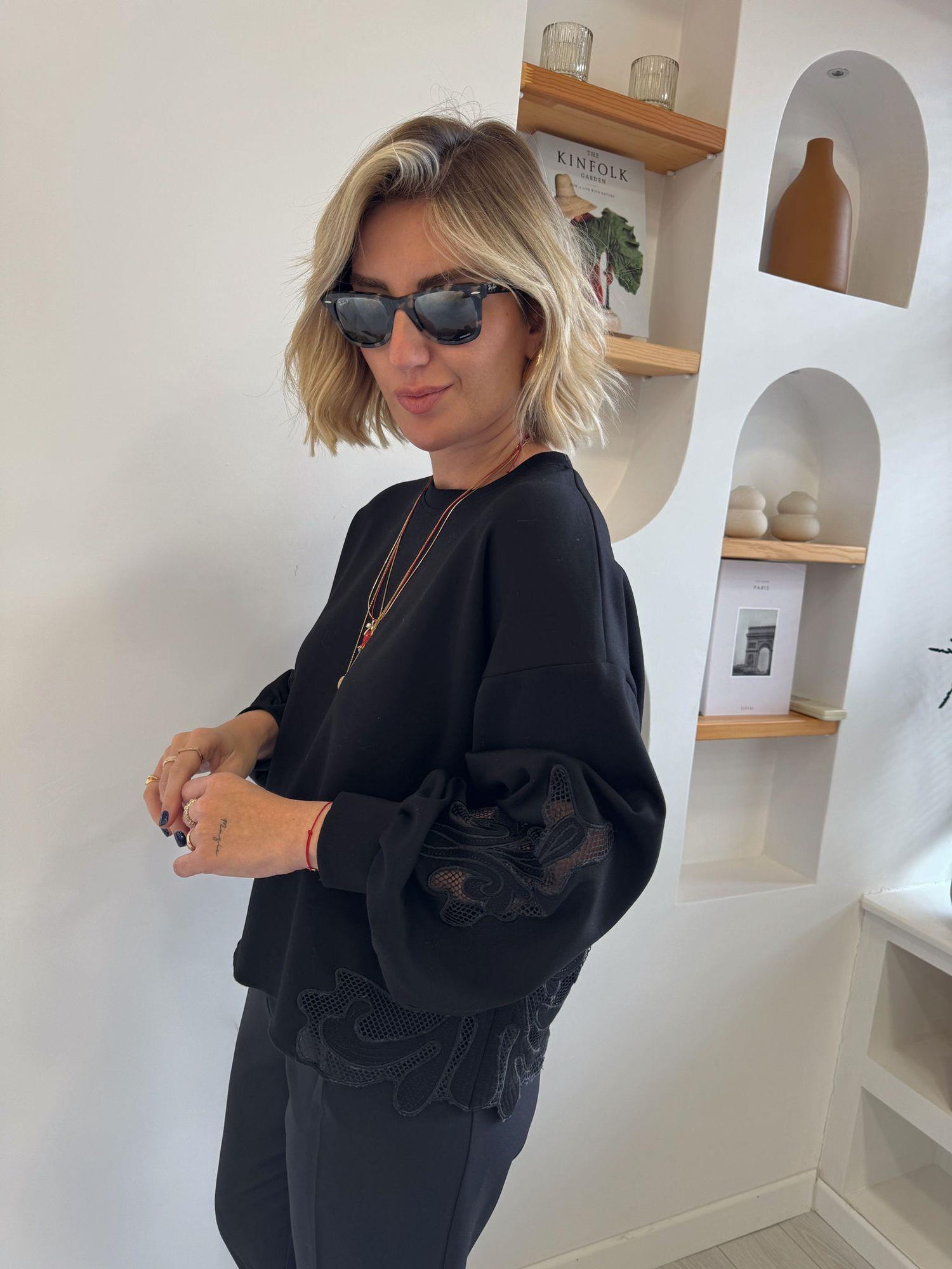 Orjinal Model Nakış Aplikeli Siyah Modal Sweat