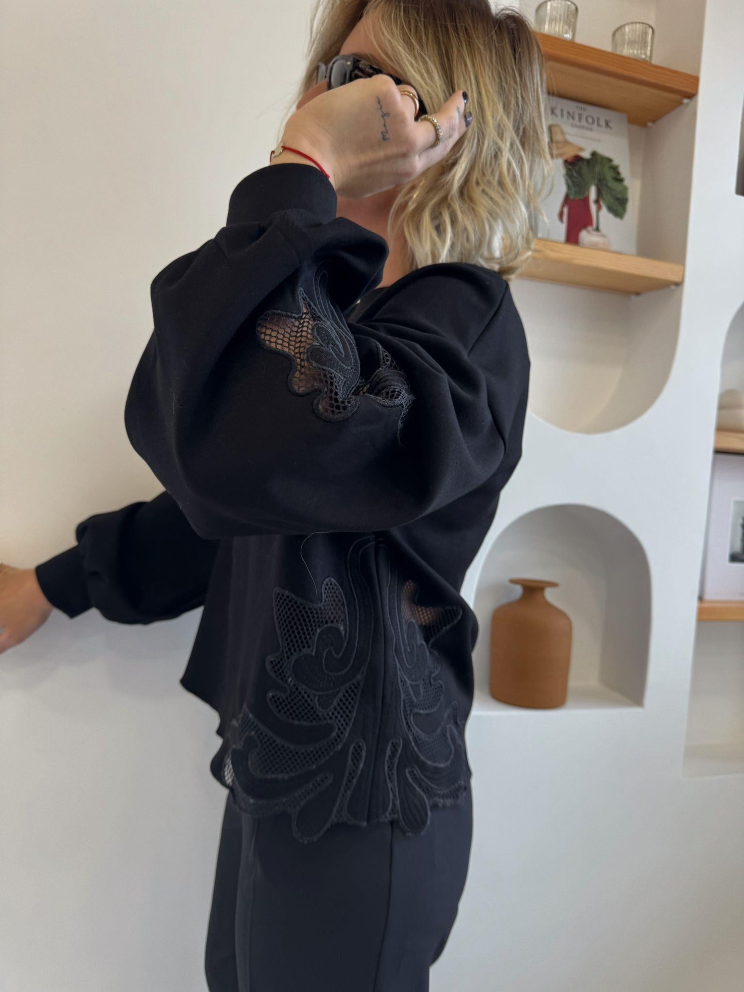 Orjinal Model Nakış Aplikeli Siyah Modal Sweat
