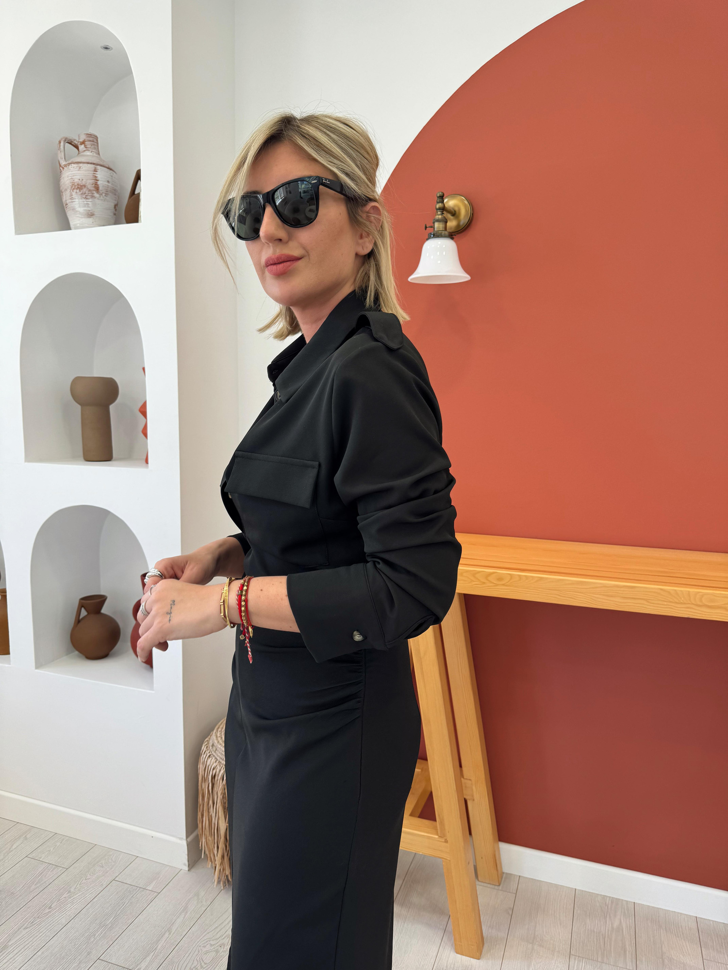 Orjinal Model Yarım Düğmeli Likralı Siyah Elbise