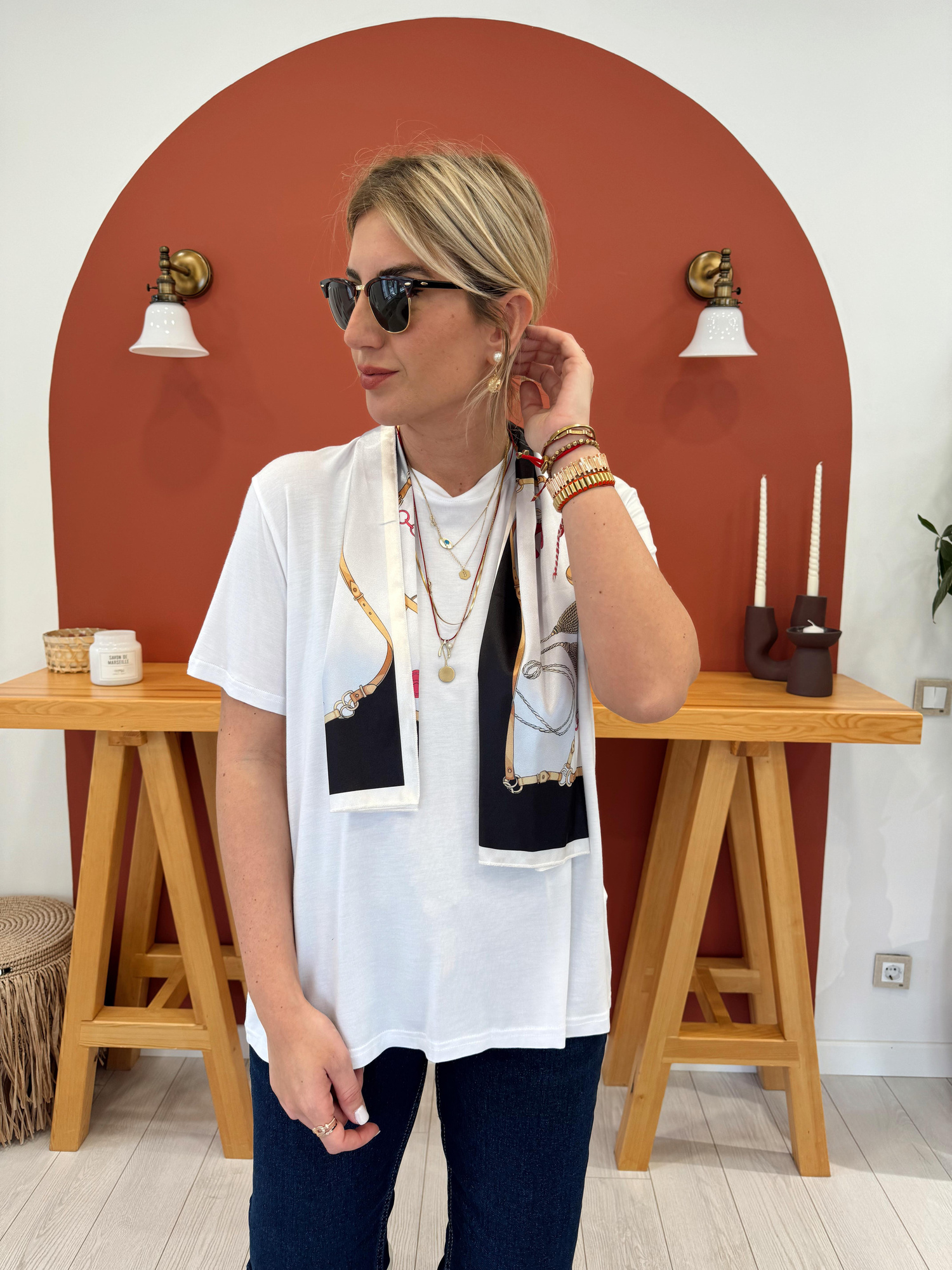 Siyah Saten Şallı Beyaz Modal T-shirt