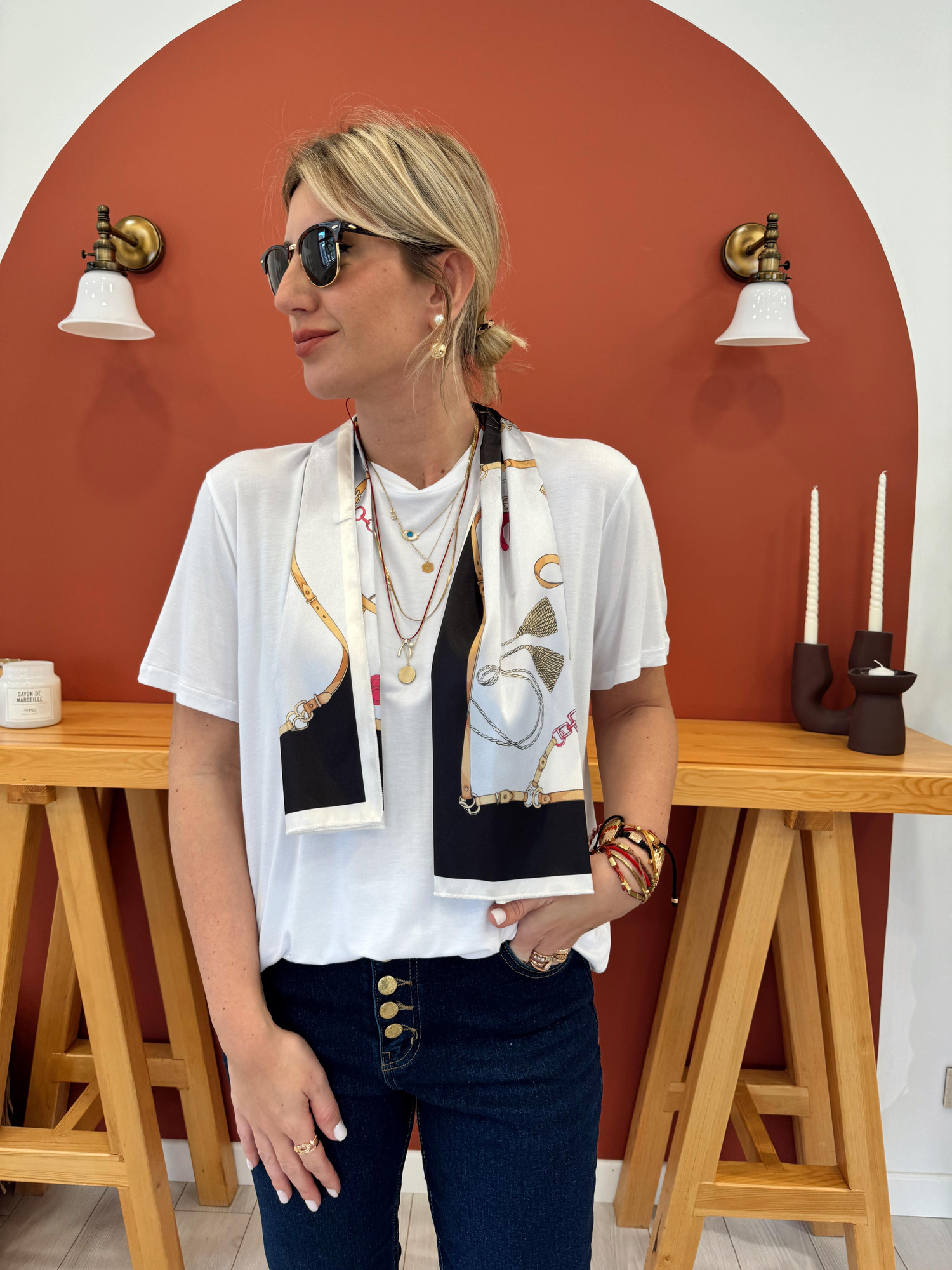 Siyah Saten Şallı Beyaz Modal T-shirt