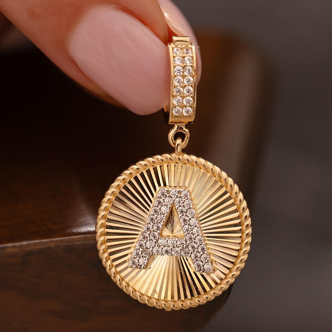 A Harfi Taşlı Yuvarlak 14 Ayar Kolye Ucu