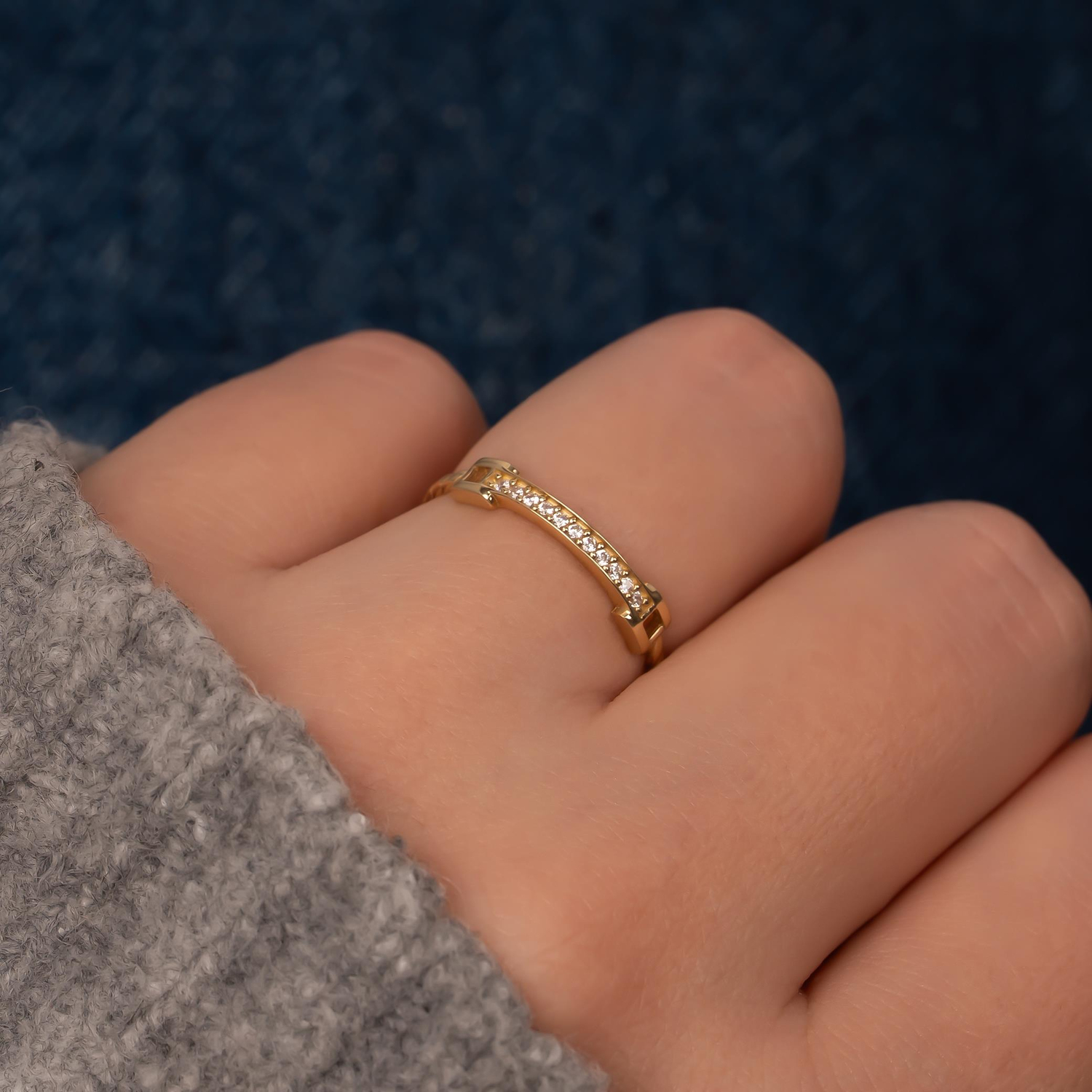 İnce Şerit Taşlı Burgu 14 Ayar Altın Yüzük