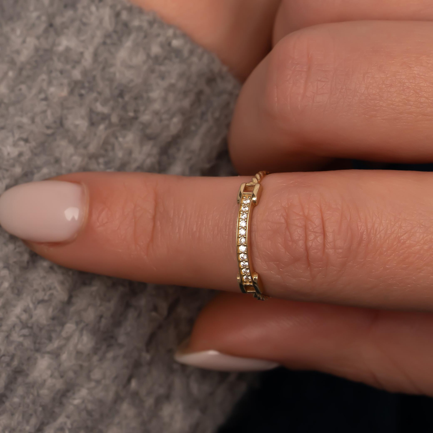 İnce Şerit Taşlı Burgu 14 Ayar Altın Yüzük