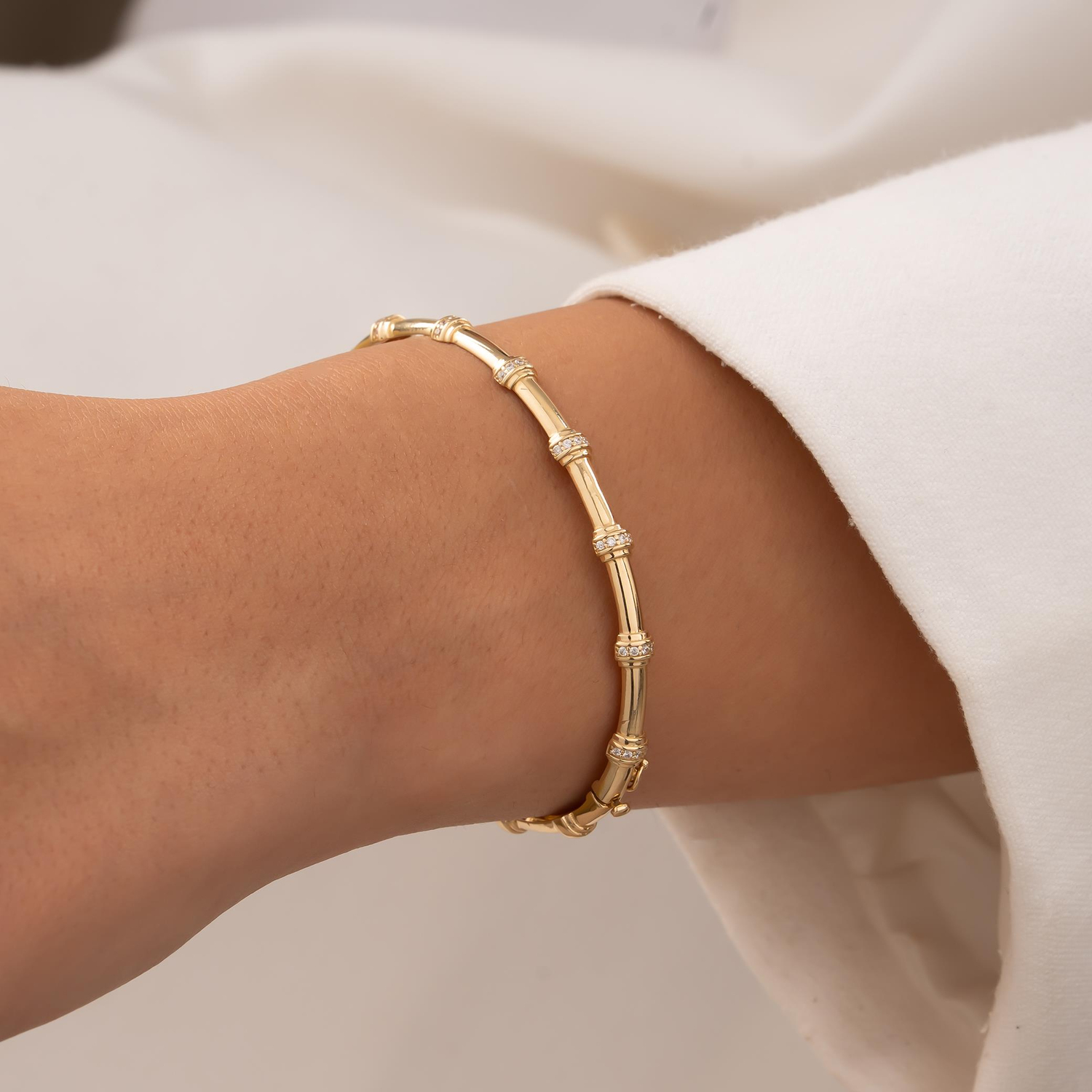 Kemik Model 14 Ayar Altın Kelepçe