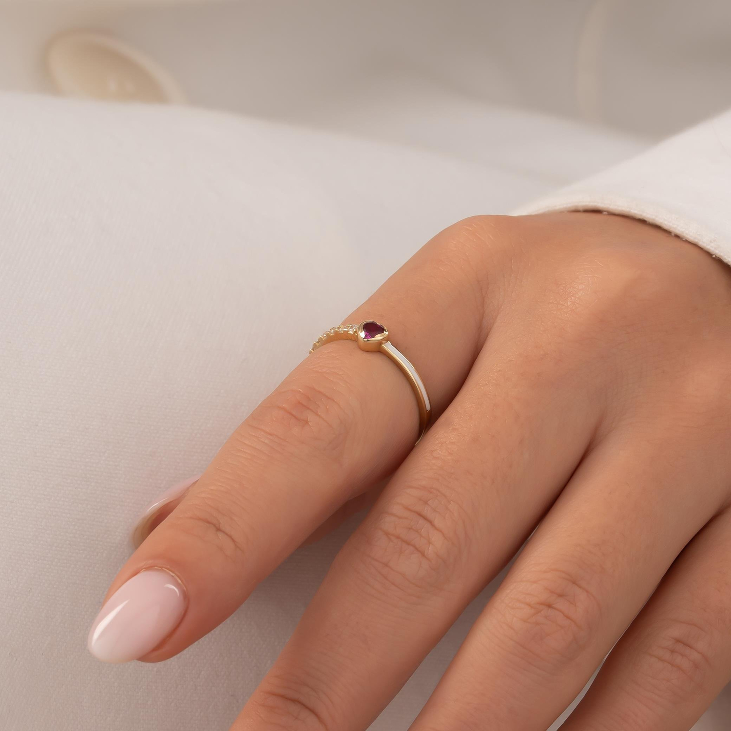 Mor Taşlı Kalp 14 Ayar Altın Yüzük