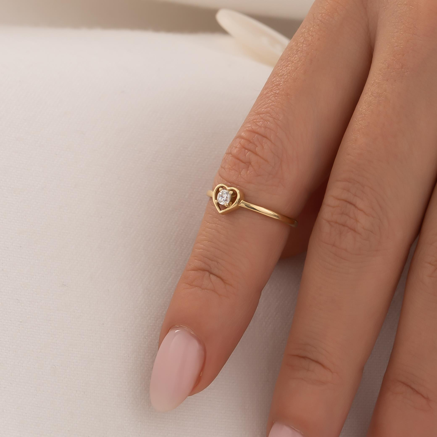 İçi Taşlı Kalp 14 Ayar Altın Yüzük