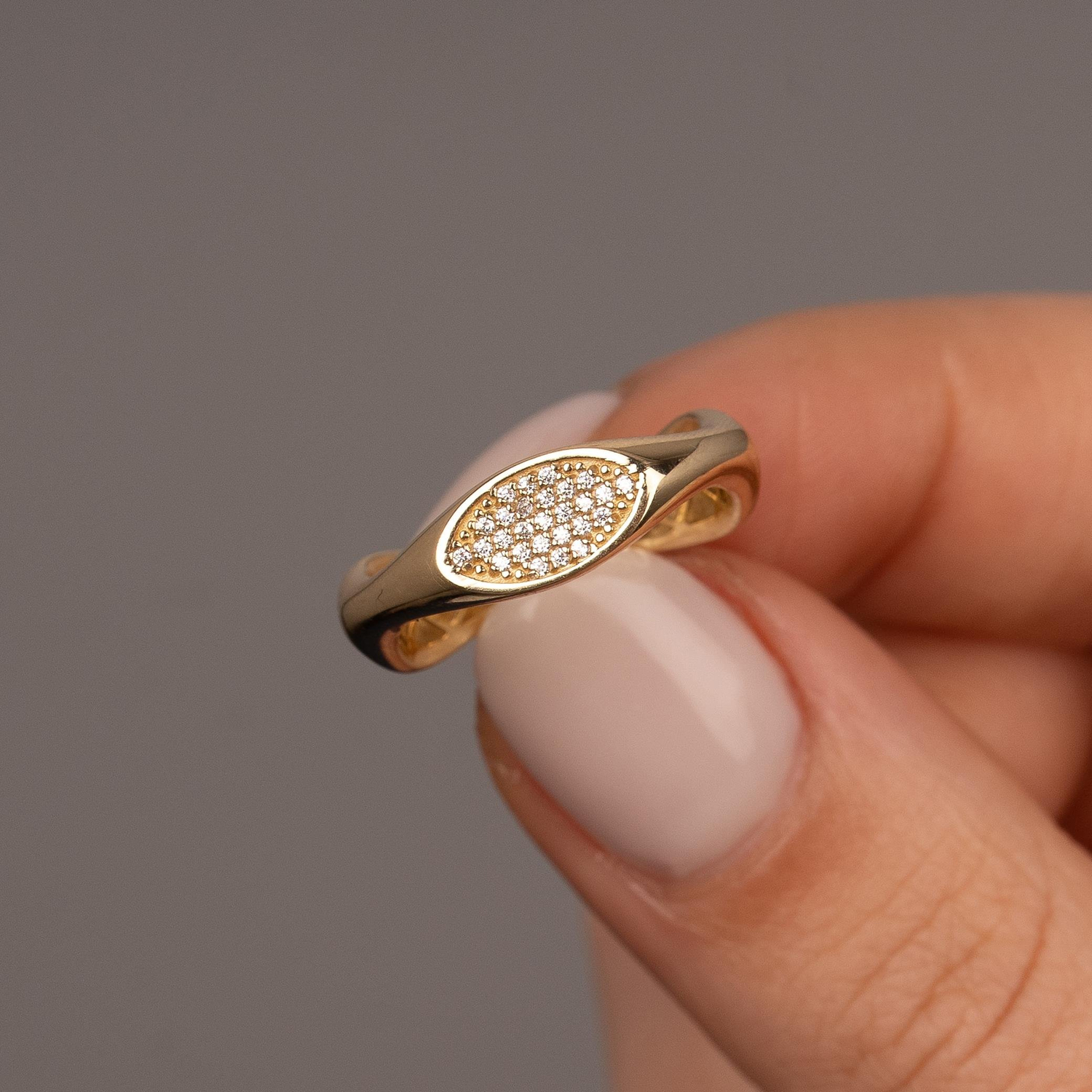 Ortası Taşlı Yüzük 14 Ayar Altın