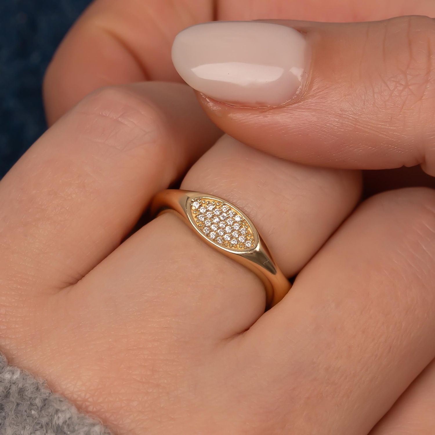 Ortası Taşlı Yüzük 14 Ayar Altın