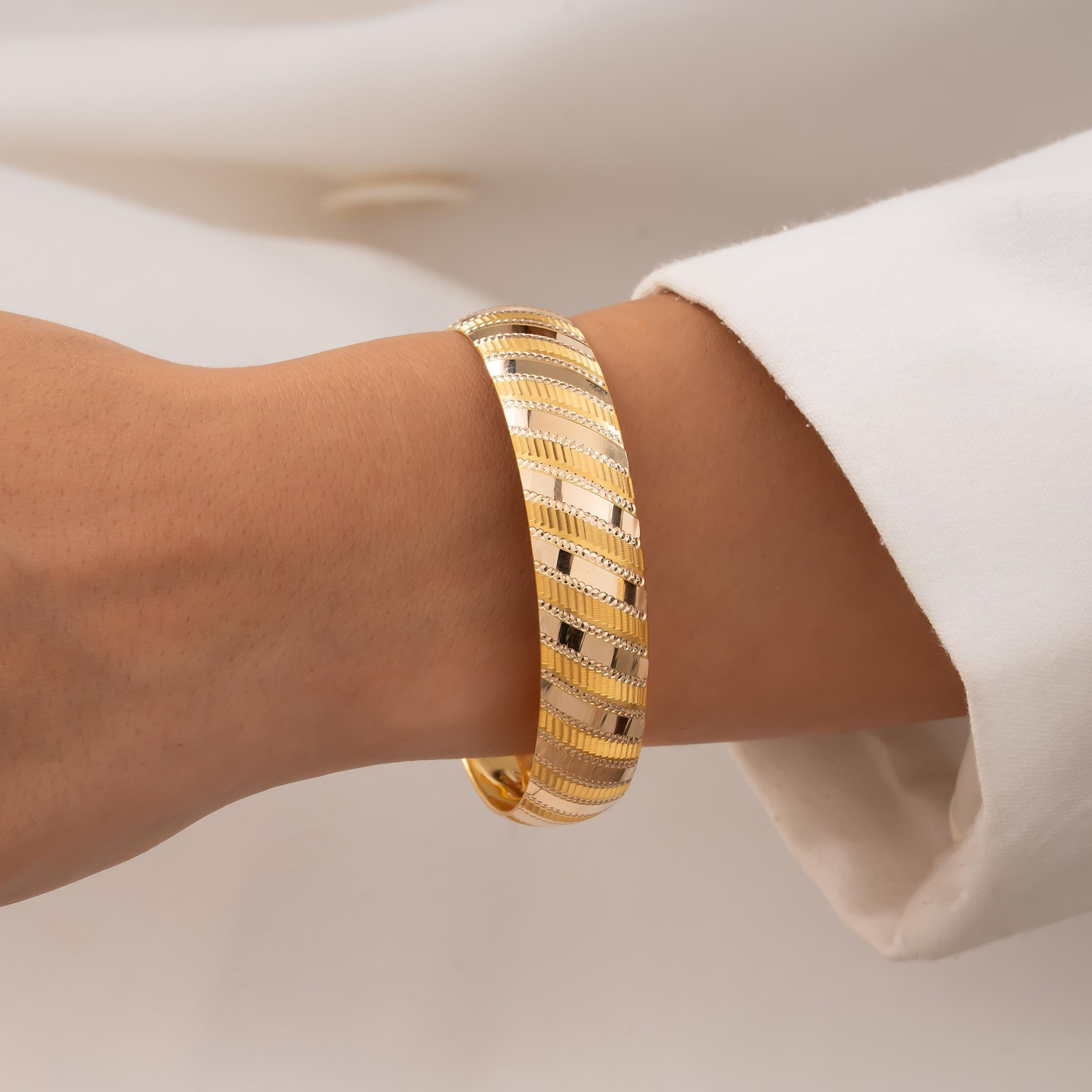 Şerit Yatay Çizgili 14 Ayar Altın Bilezik