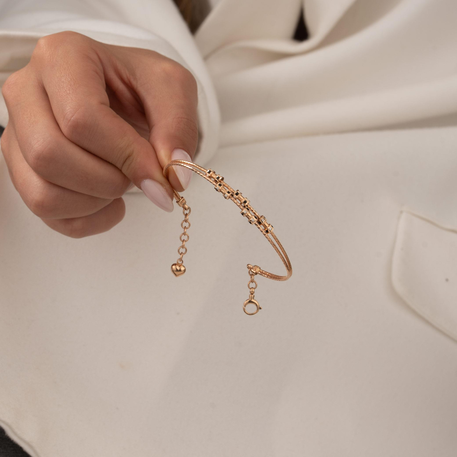 Taşlı 14 Ayar Rose Altın Kelepçe