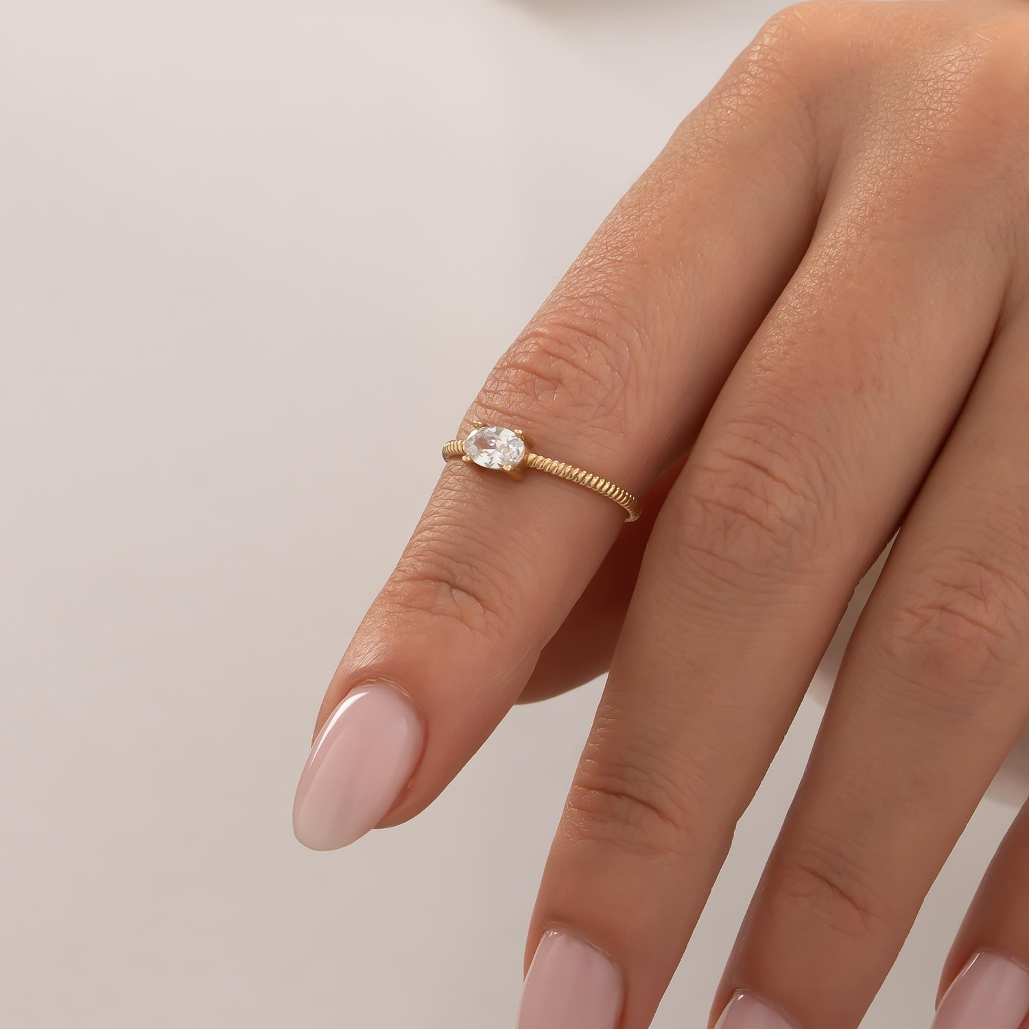 Oval Taşlı Burgu Model 14 Ayar Altın Yüzük