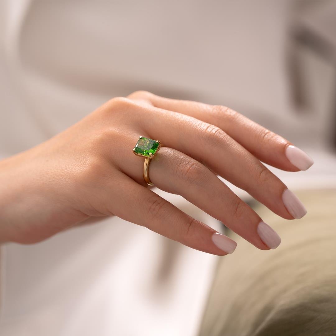 Yeşil Taşlı Kare Tasarım 14 Ayar Yüzük