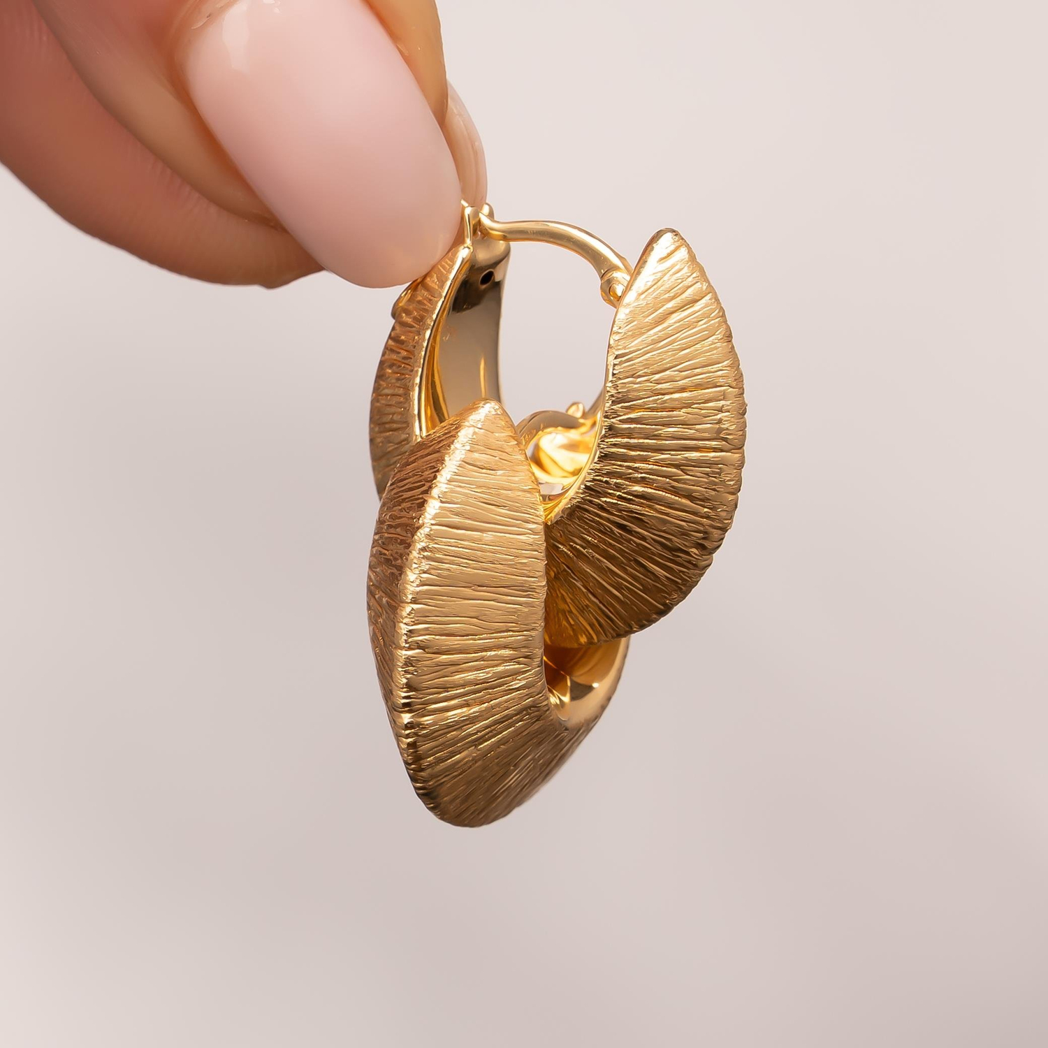 Çizgili Halka Küpe 2 Cm 14 Ayar Altın