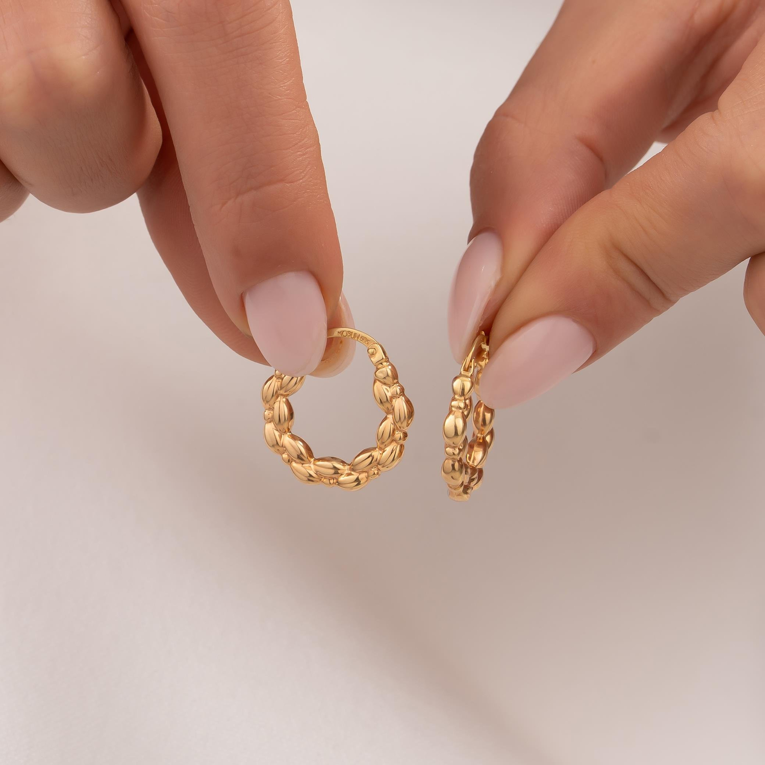 Desenli Halka Küpe 14 Ayar Altın