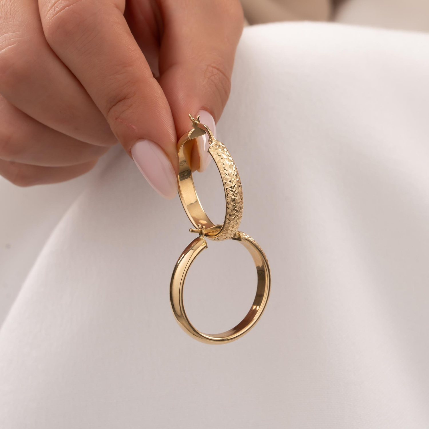 Desenli Halka Küpe 14 Ayar  Altın