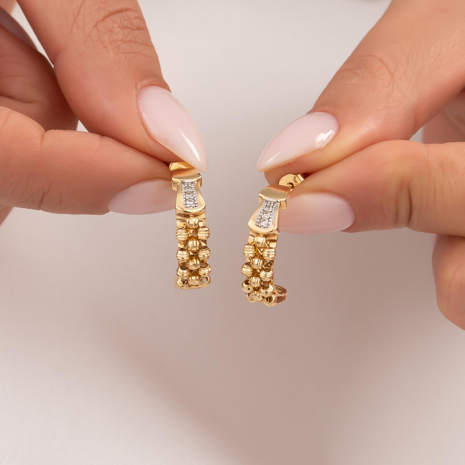 Dorikalı Taşlı 14 Ayar Altın Küpe