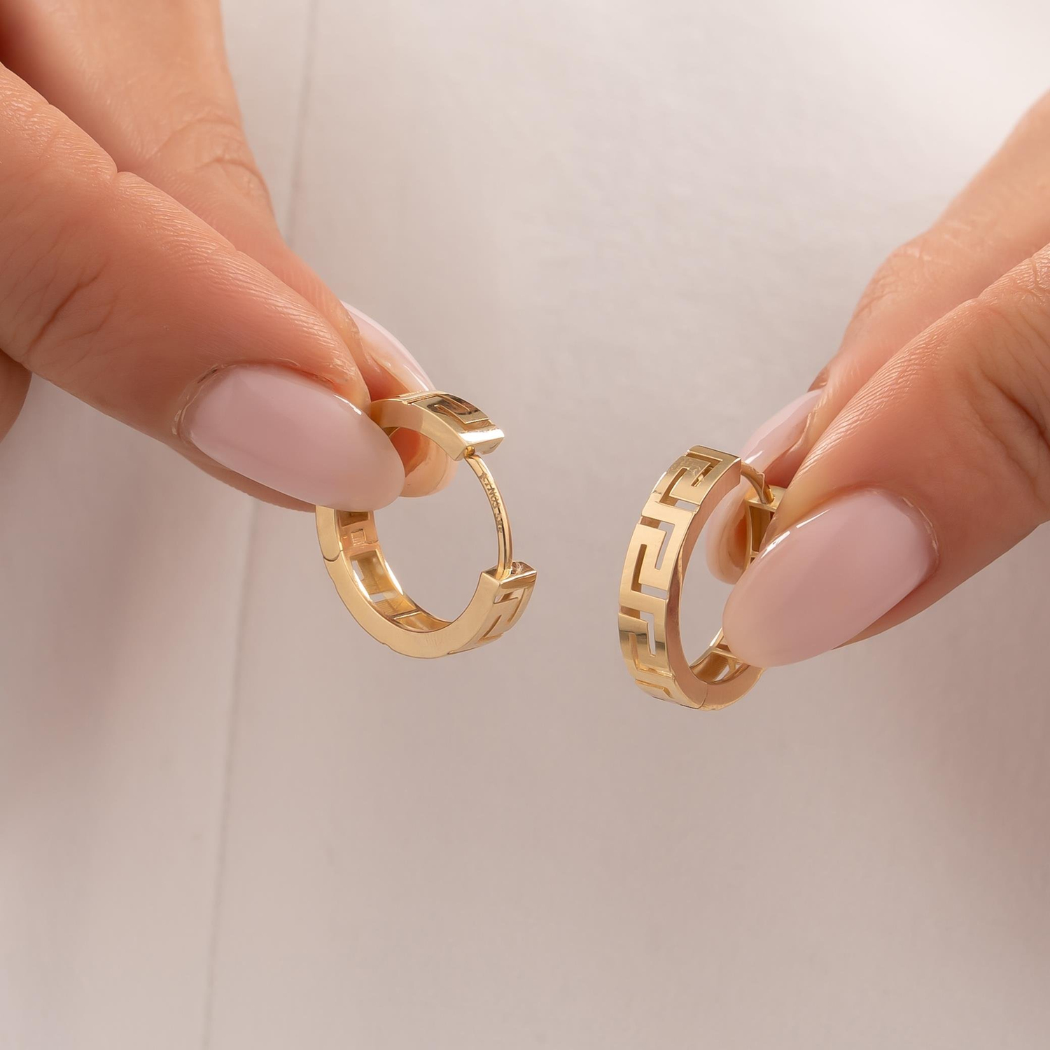 Grek Desenli Halka Küpe 14 Ayar Altın