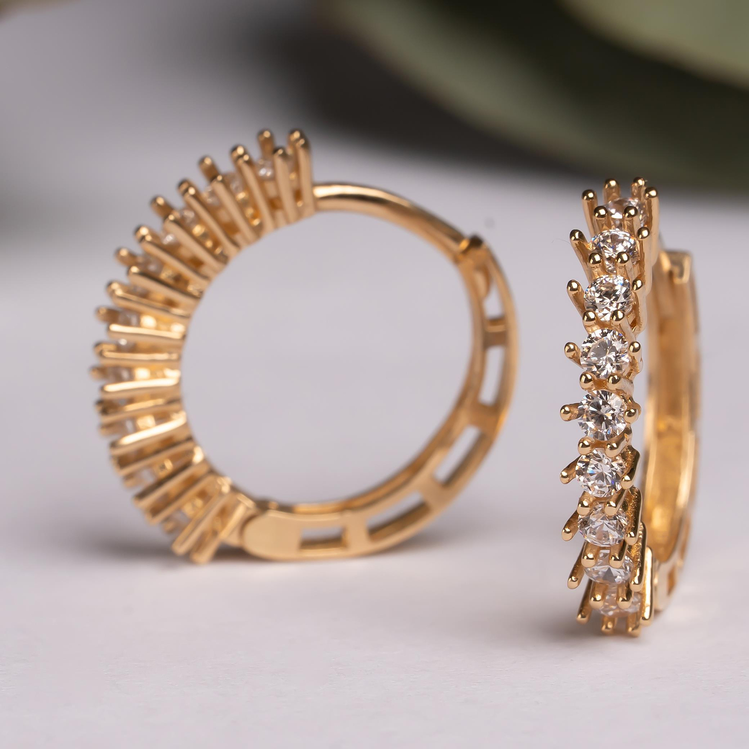 Kenarı Taşlı Halka Küpe 14 Ayar Altın