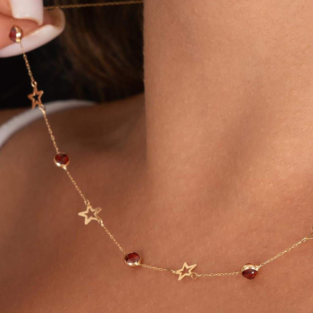 Kırmızı Taşlı Yıldız  Minimal 14 Ayar Altın Kolye