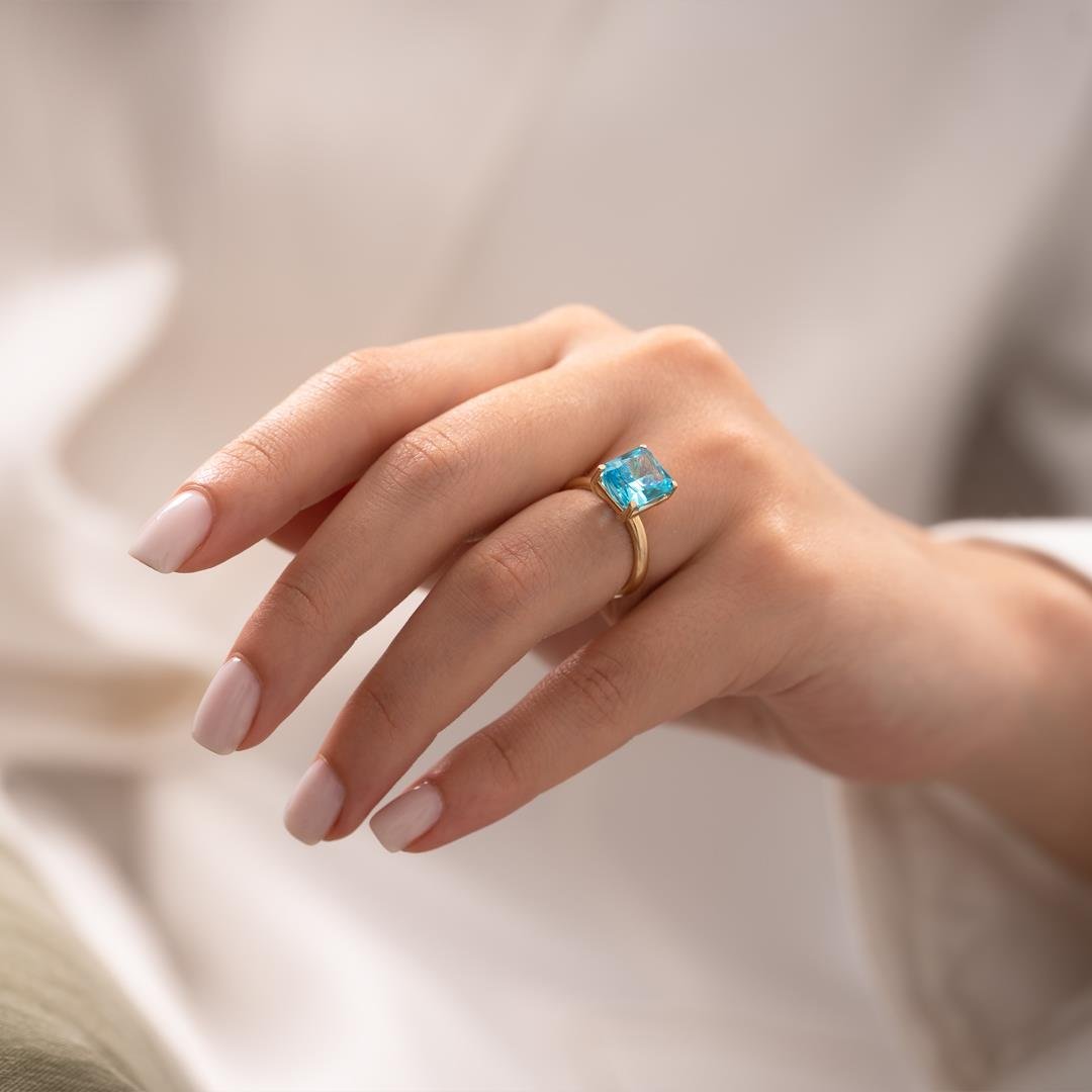 Mavi Taşlı Kare Tasarım 14 Ayar Yüzük