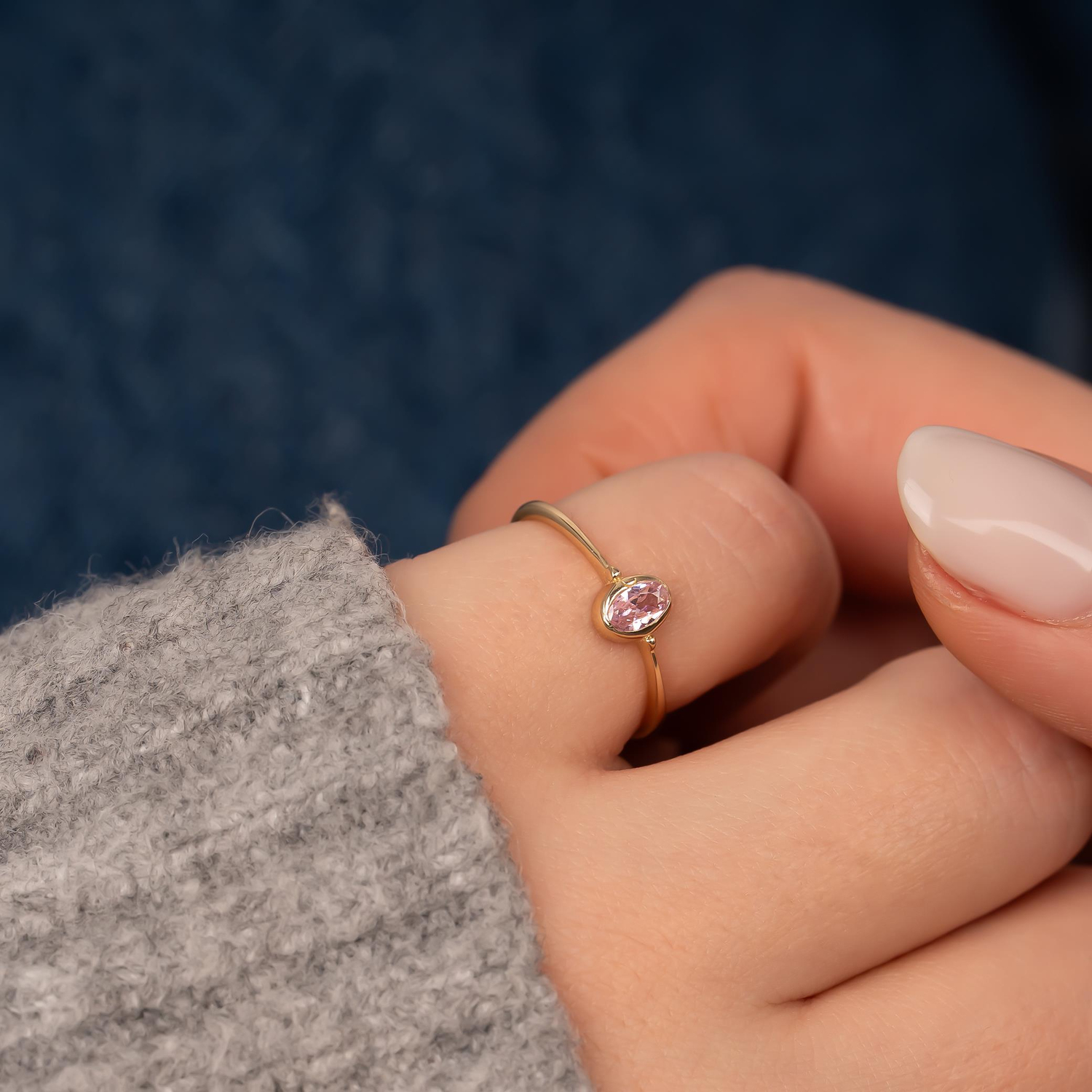 Oval Pembe Taşlı 14 Ayar Altın Yüzük
