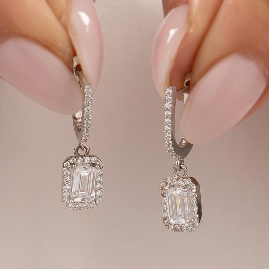 Sallantılı Baget Küpe 14 Ayar Beyaz Altın