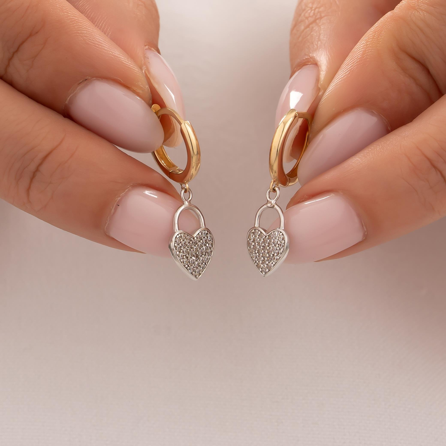 Sallantılı Taşlı Kalp Küpe 14 Ayar Altın