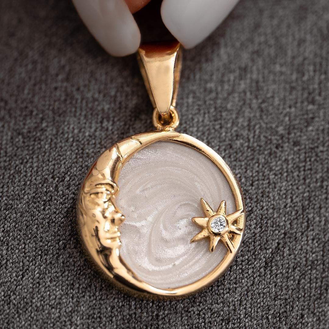 Sedef Mineli Ay ve Güneş 14 Ayar Kolye Ucu